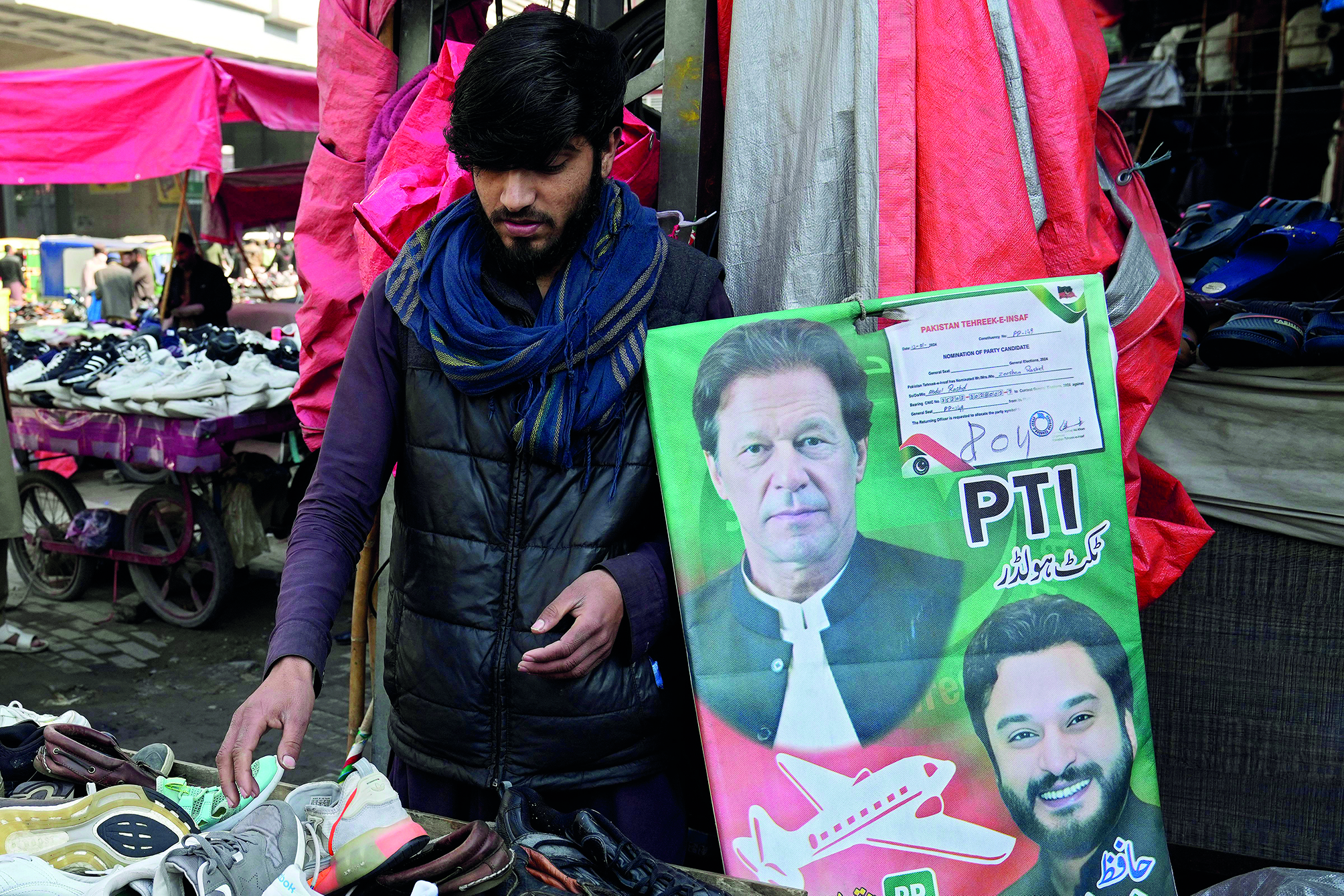 Imran Khan’s party rules out alliance with PPP & PML-N Imran Khan’s party rules out alliance with PPP & PML-N