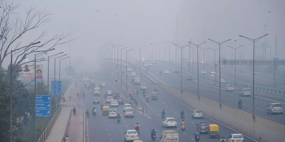 Delhi records minimum temperature of 7 degree C, air quality remains very poor