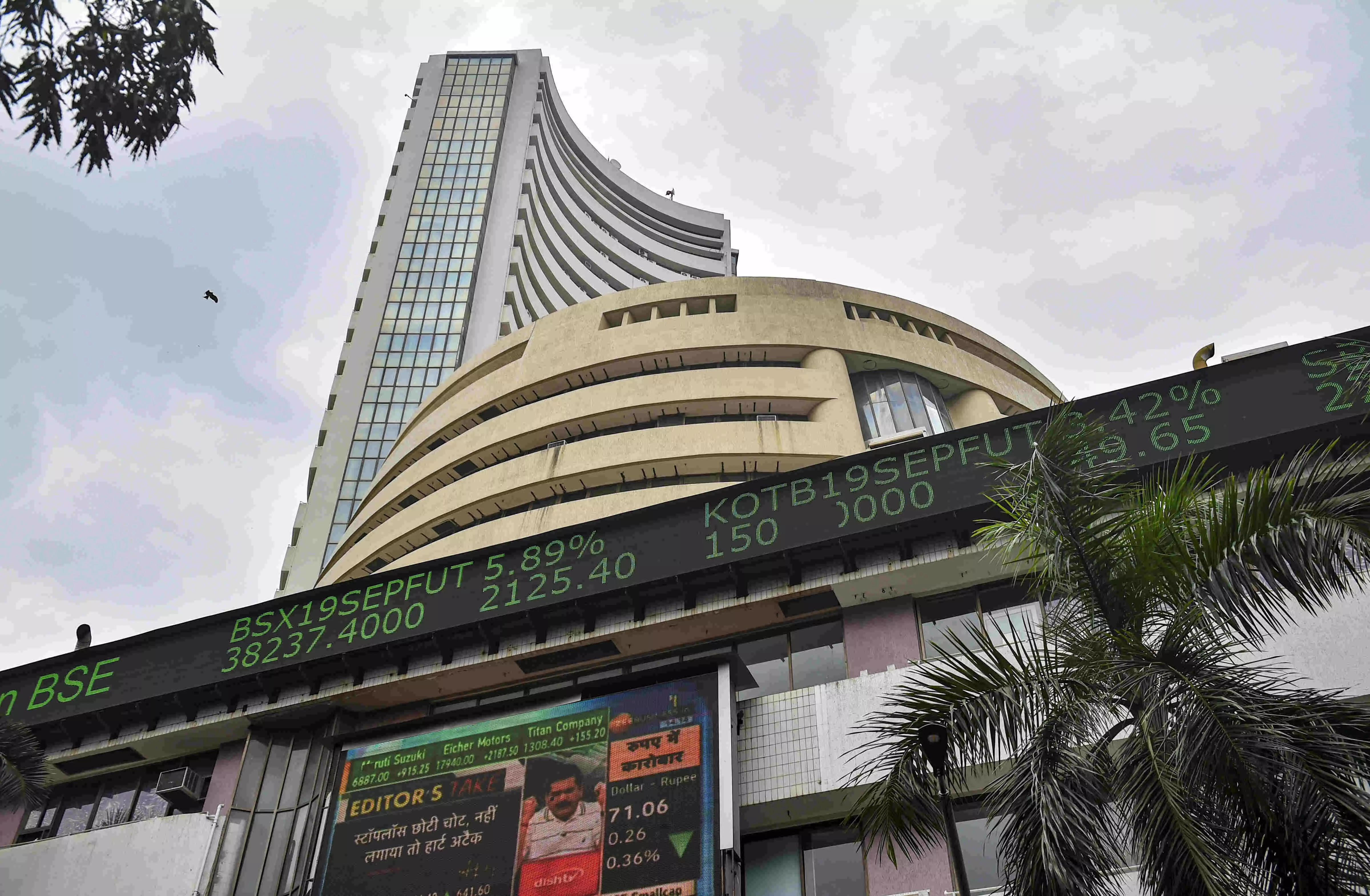 Market capitalisation of 4 most valued firms jumps Rs 2.18 lakh cr; LIC, SBI lead gainers