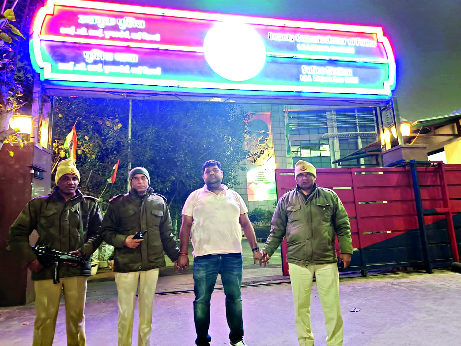 2 arrested in fake visa racket at IGI Airport 2 arrested in fake visa racket at IGI Airport