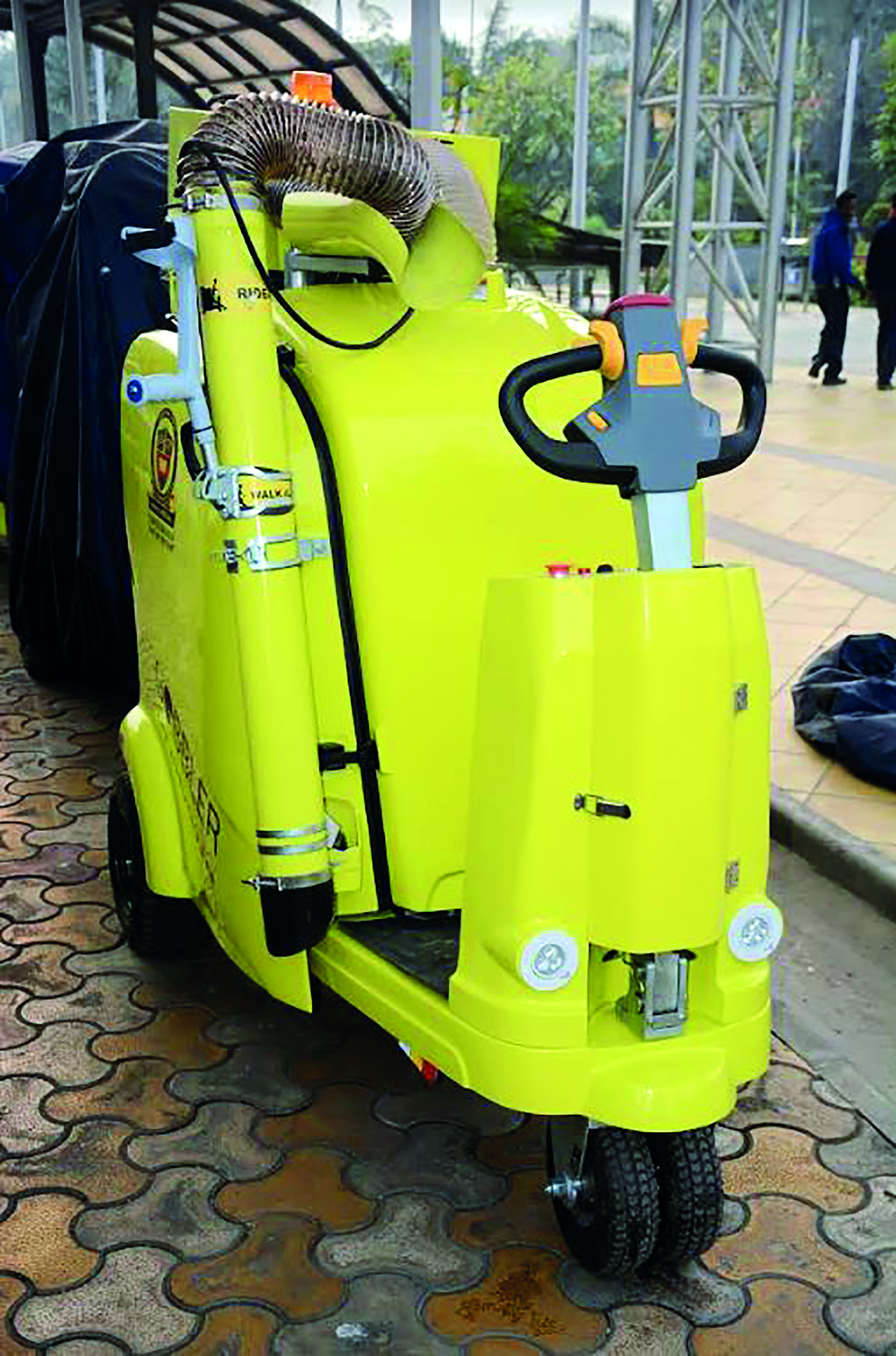 MCD to use GPS-enabled suction machines to clean Delhi markets MCD to use GPS-enabled suction machines to clean Delhi markets