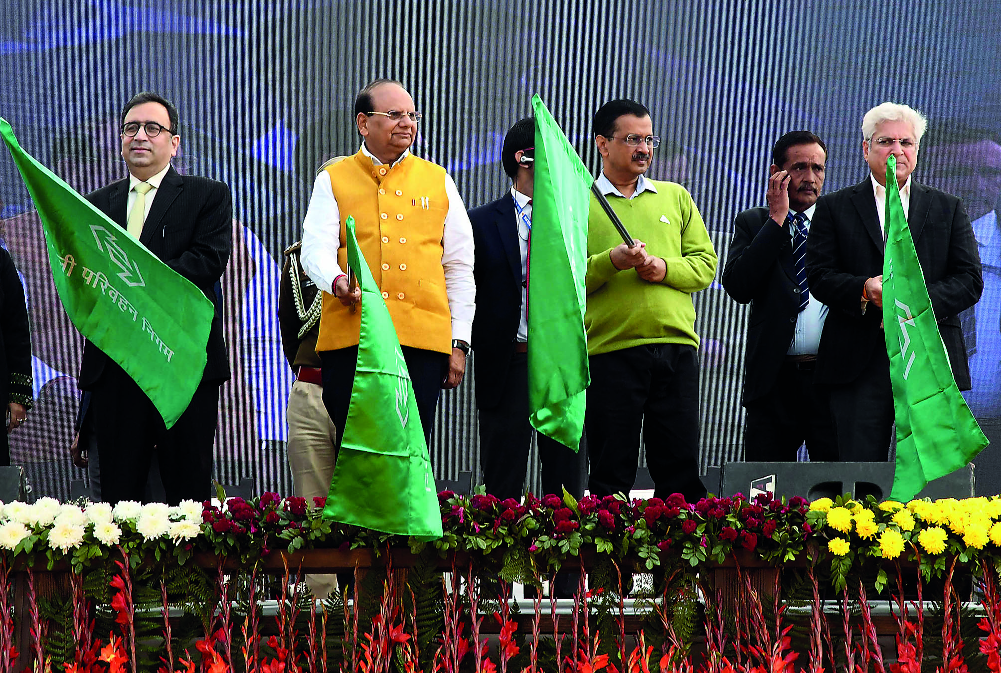 350 new e-buses hit the roads in city