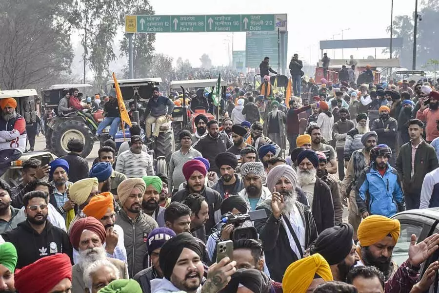 Farmers stay put at Punjab-Haryana borders for heading to Delhi
