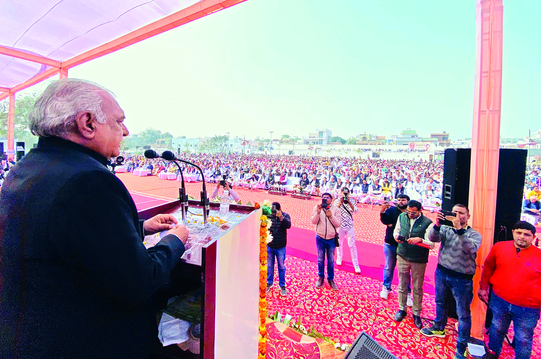 Govt should find solution by talking to farmers: Hooda