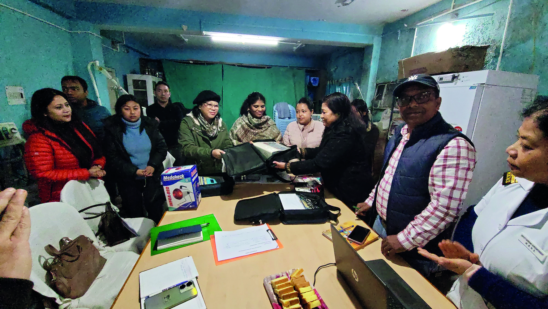 Anit Thapa donates physiotherapy machines to hospital