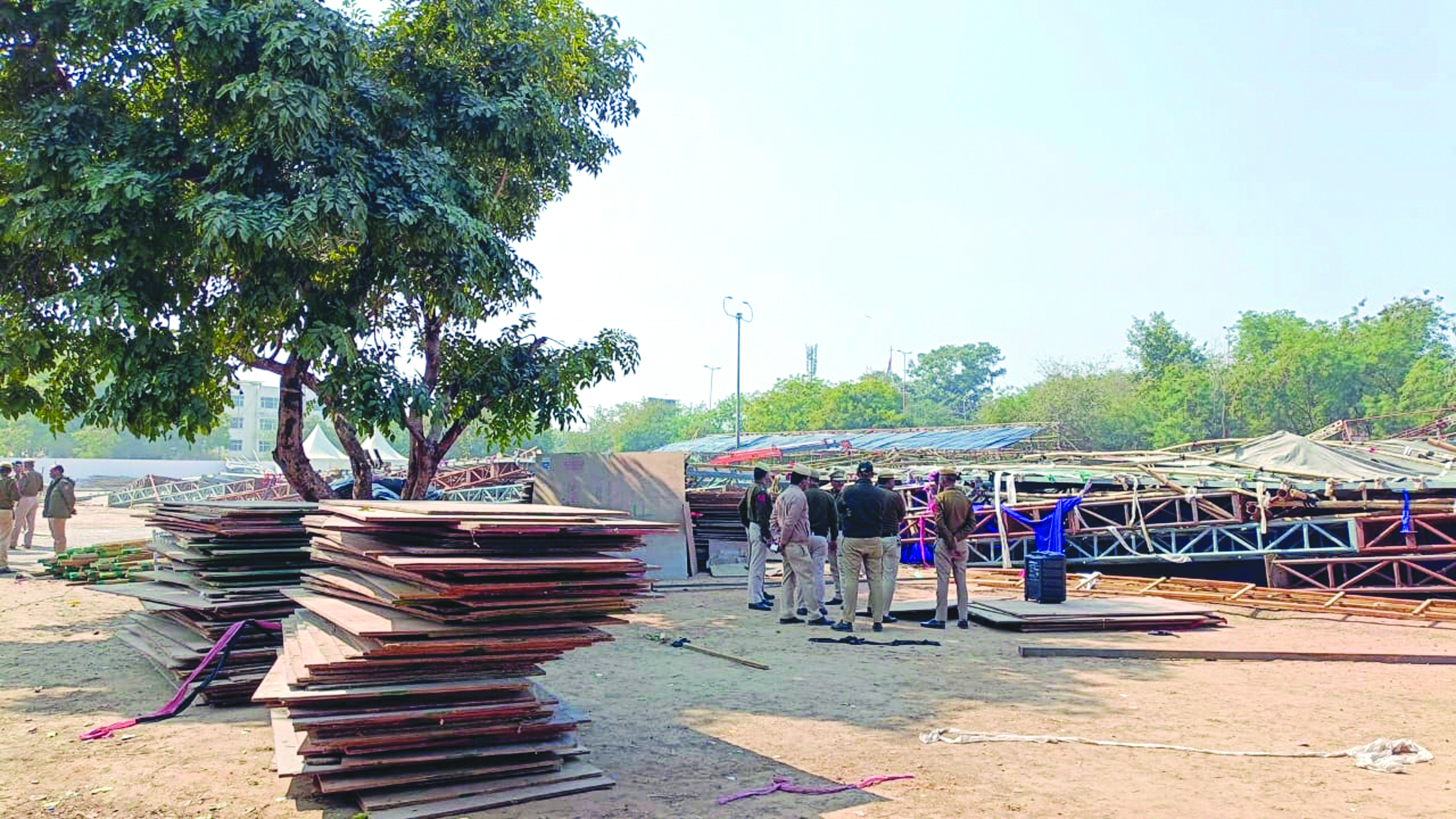 Temporary structure collapses at Jawaharlal Nehru Stadium, 29 injured