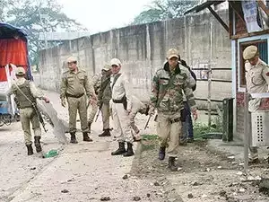 Manipur: Tribal body urges govt employees to refrain from going to office over cops suspension