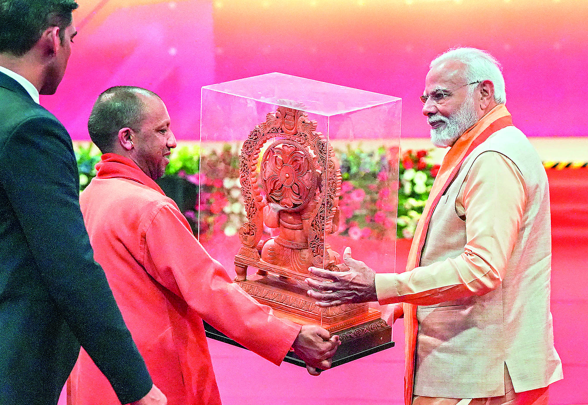 Culture of red tape replaced with red carpet for investors in UP: PM