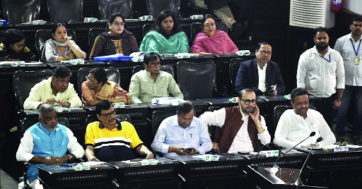 KMC’s new policy to give it monopoly over revenues from ads in the city