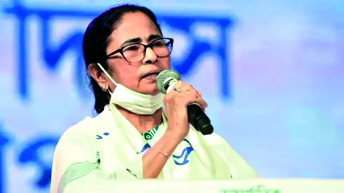 Mamata warns district administration against sitting on complaints of tribals Mamata warns district administration against sitting on complaints of tribals