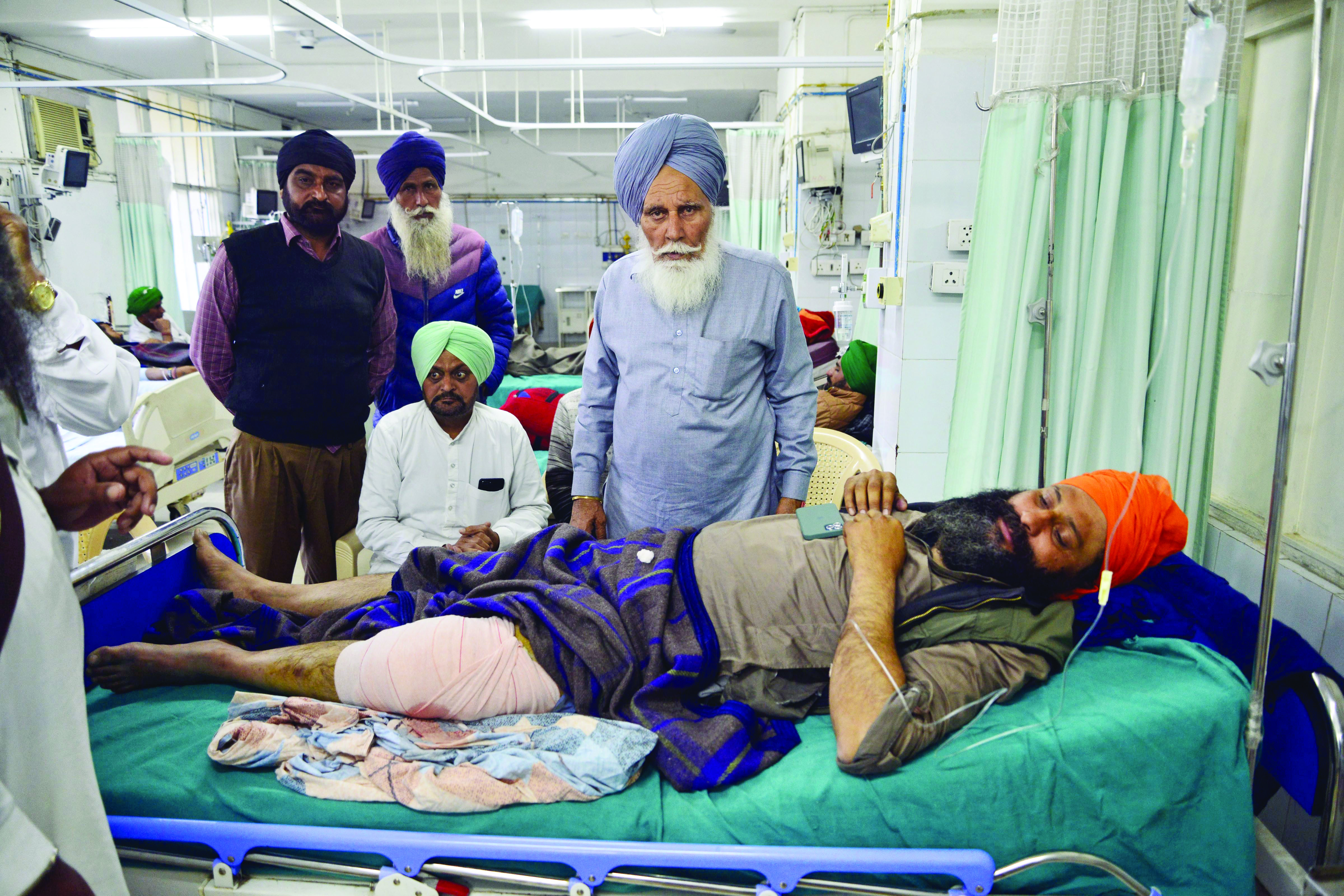 Protesting farmers demand murder case, Congress seeks Parl session on farm issues