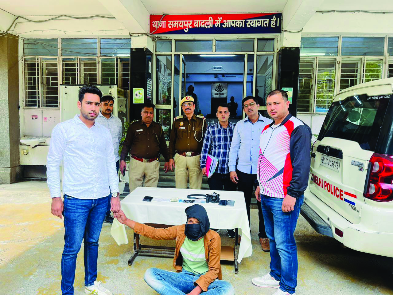 2 held for robbing Japanese national