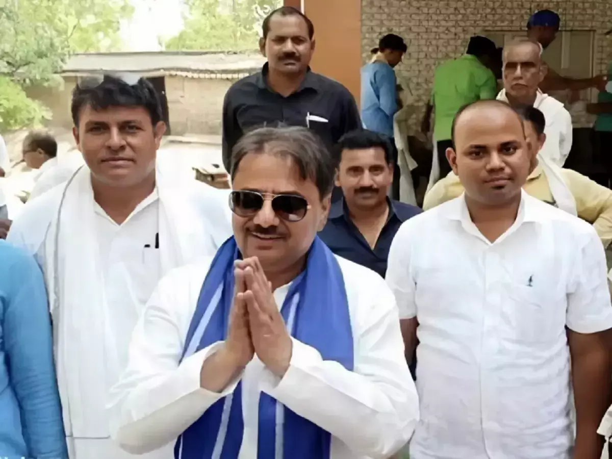 BSP leader and former UP MLA Shah Alam alias Guddu Jamali joins Samajwadi Party