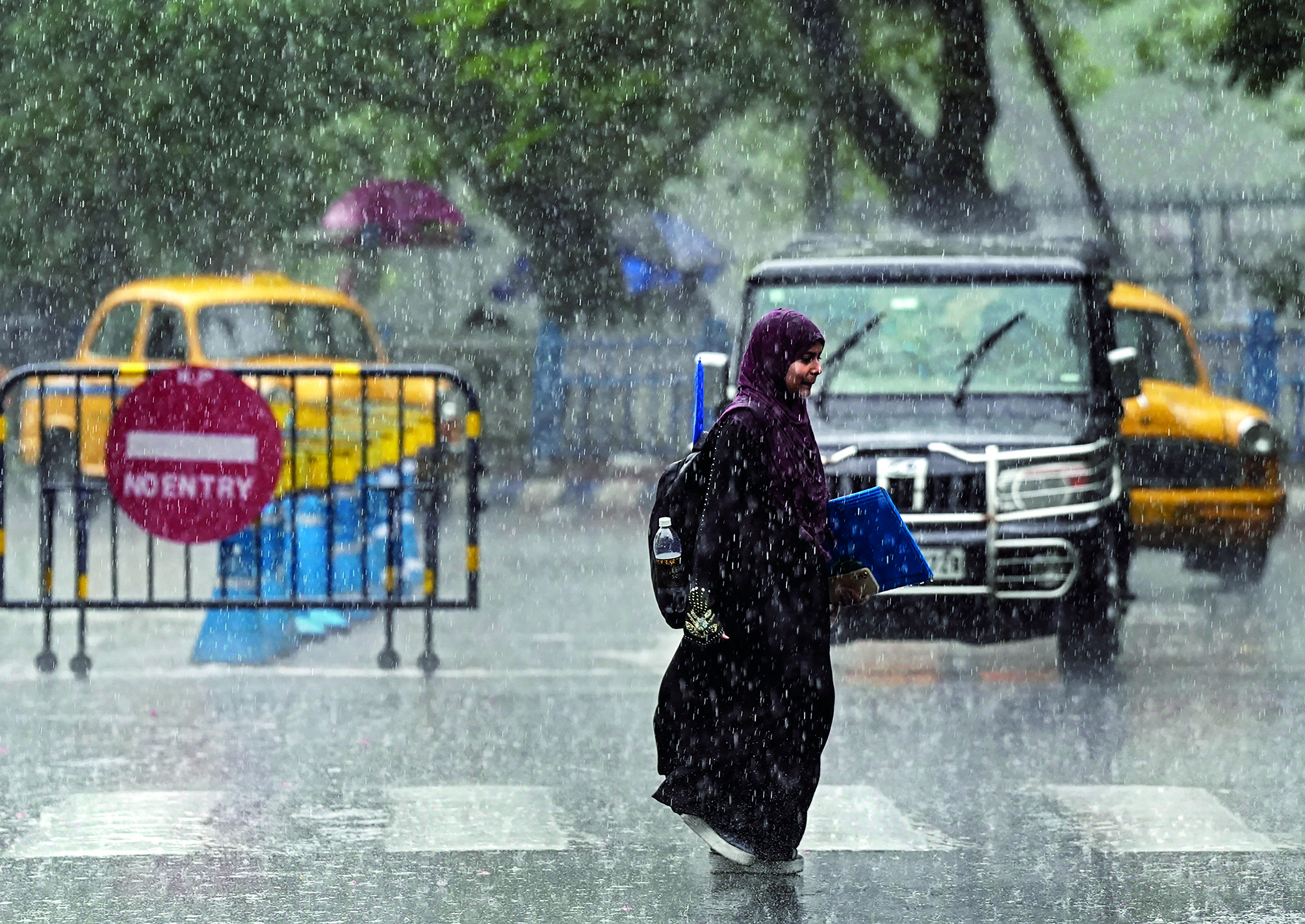 ‘Thunderstorms in several parts of south Bengal on Sunday, Monday’ ‘Thunderstorms in several parts of south Bengal on Sunday, Monday’