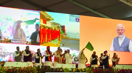 PM flags-off 1st crude oil tanker from ONGC KG deepwater block