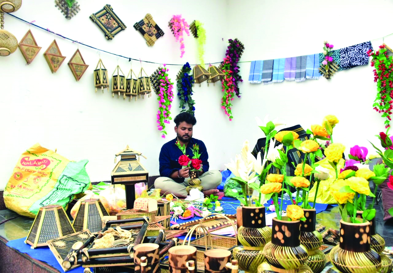 ‘About Rs 150 cr worth handicrafts sold in current fiscal in Bengal’