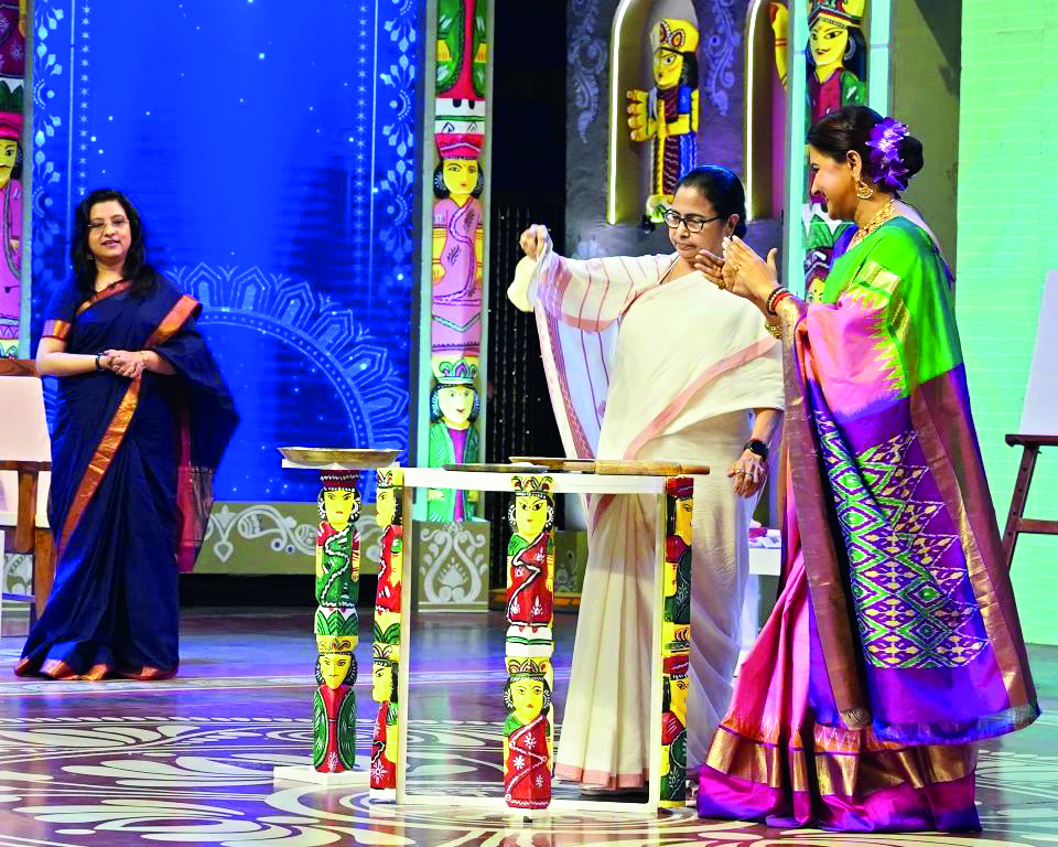 Reality show: Mamata opens up about her childhood,   showcases her culinary skills on ‘Didi No 1’