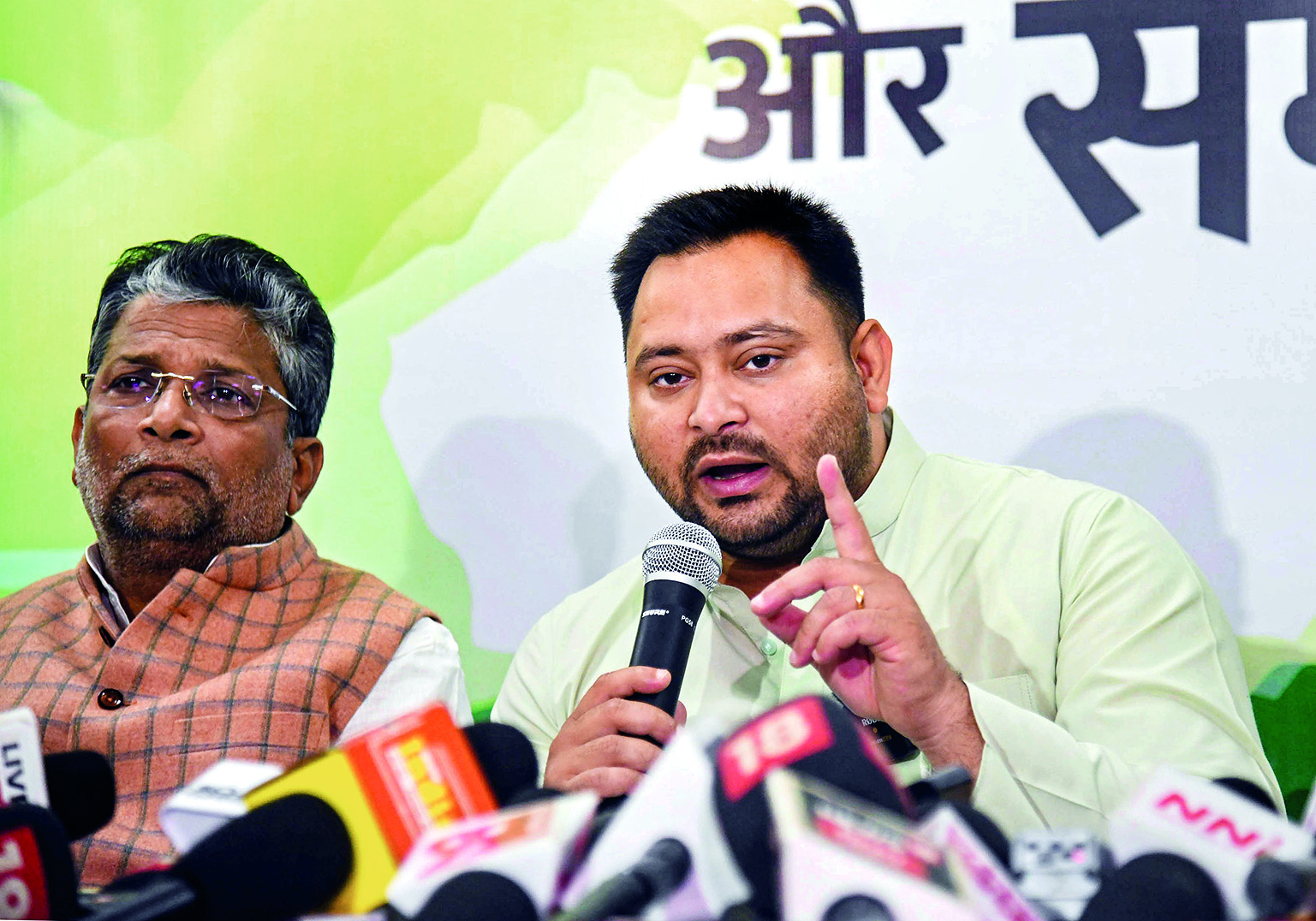 Tejashwi defends Lalu over ‘Modi’s family’ remark