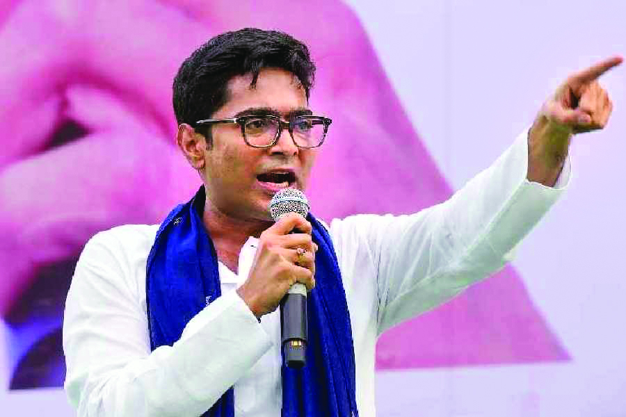 TMC to move SC urging it to reconsider orders passed by Abhijit Gangopadhyay TMC to move SC urging it to reconsider orders passed by Abhijit Gangopadhyay