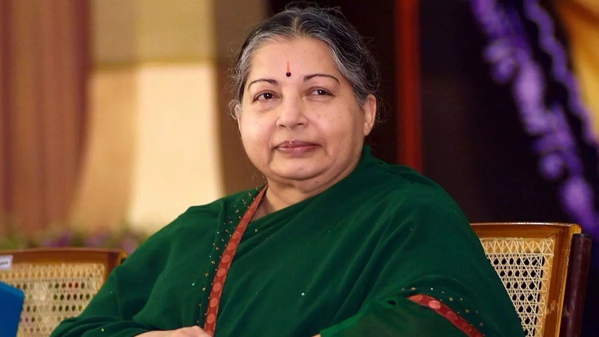 Karnataka High Court stays proceedings to hand over Jayalalithaas jewellery to Tamil Nadu in DA case Karnataka High Court stays proceedings to hand over Jayalalithaas jewellery to Tamil Nadu in DA case