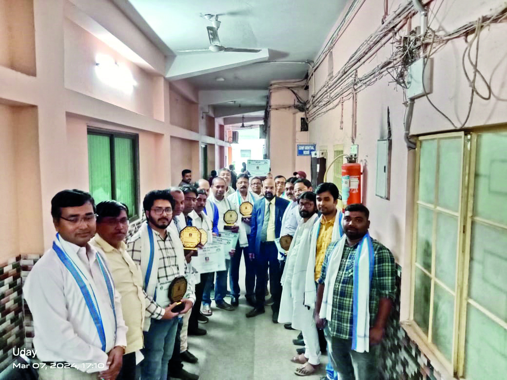 Malda: 25 employees felicitated for outstanding performance