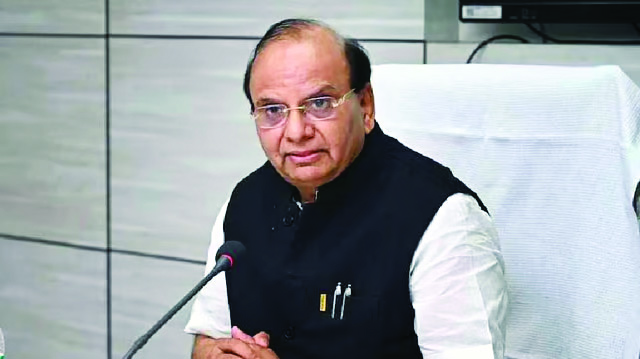 Delhi L-G presses CM Kejriwal to address civic issues