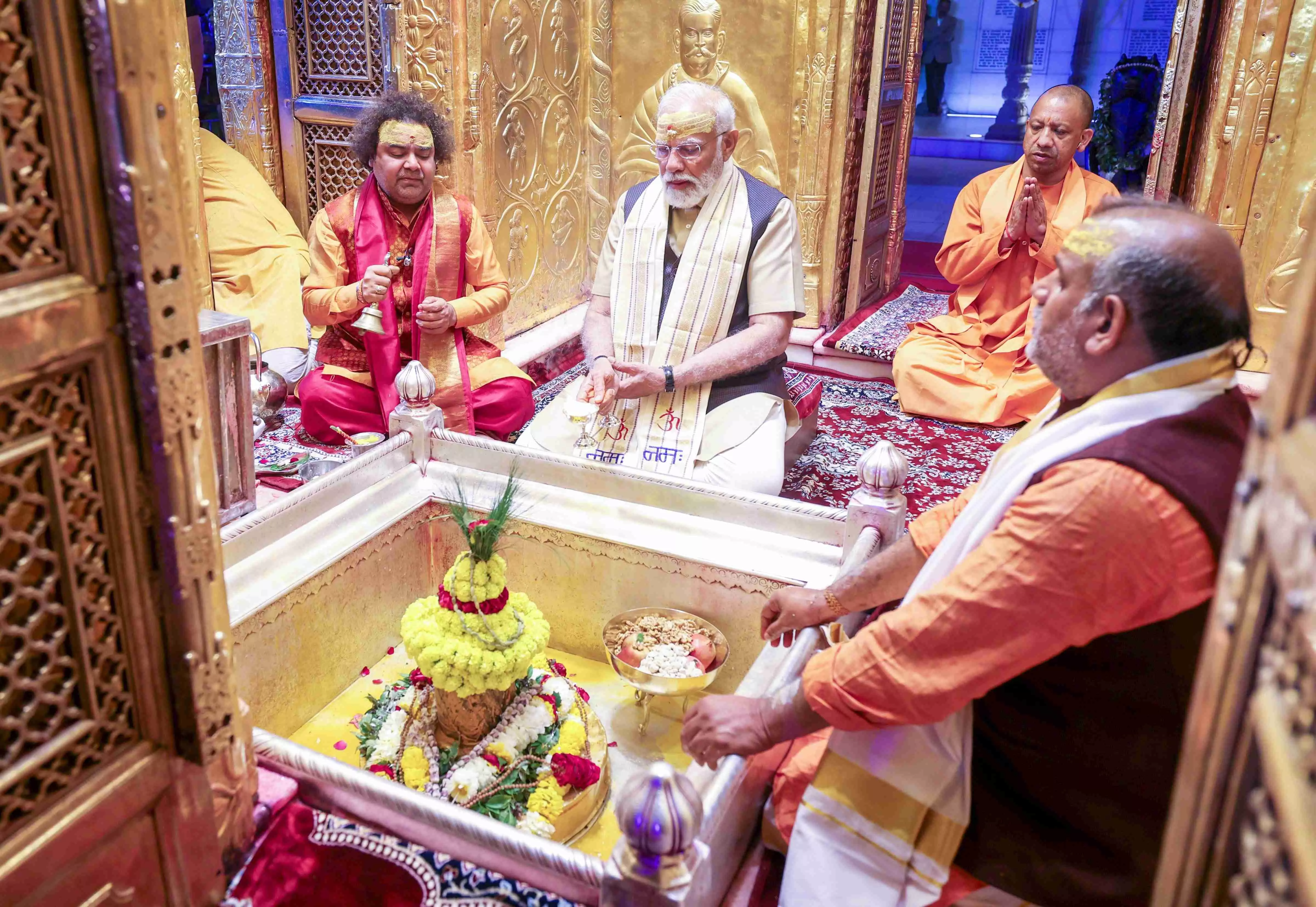Offering prayers at Kashi Vishwanath always gives great satisfaction: PM Modi
