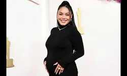 Vanessa Hudgens expecting her first child, flaunts baby bump at Oscars