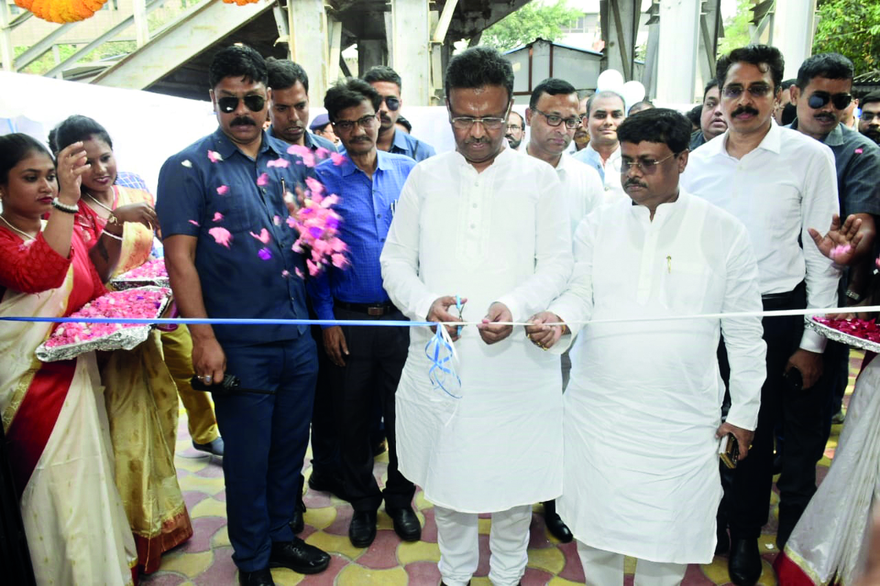 State launches 30 CNG buses for pollution-free commuting State launches 30 CNG buses for pollution-free commuting