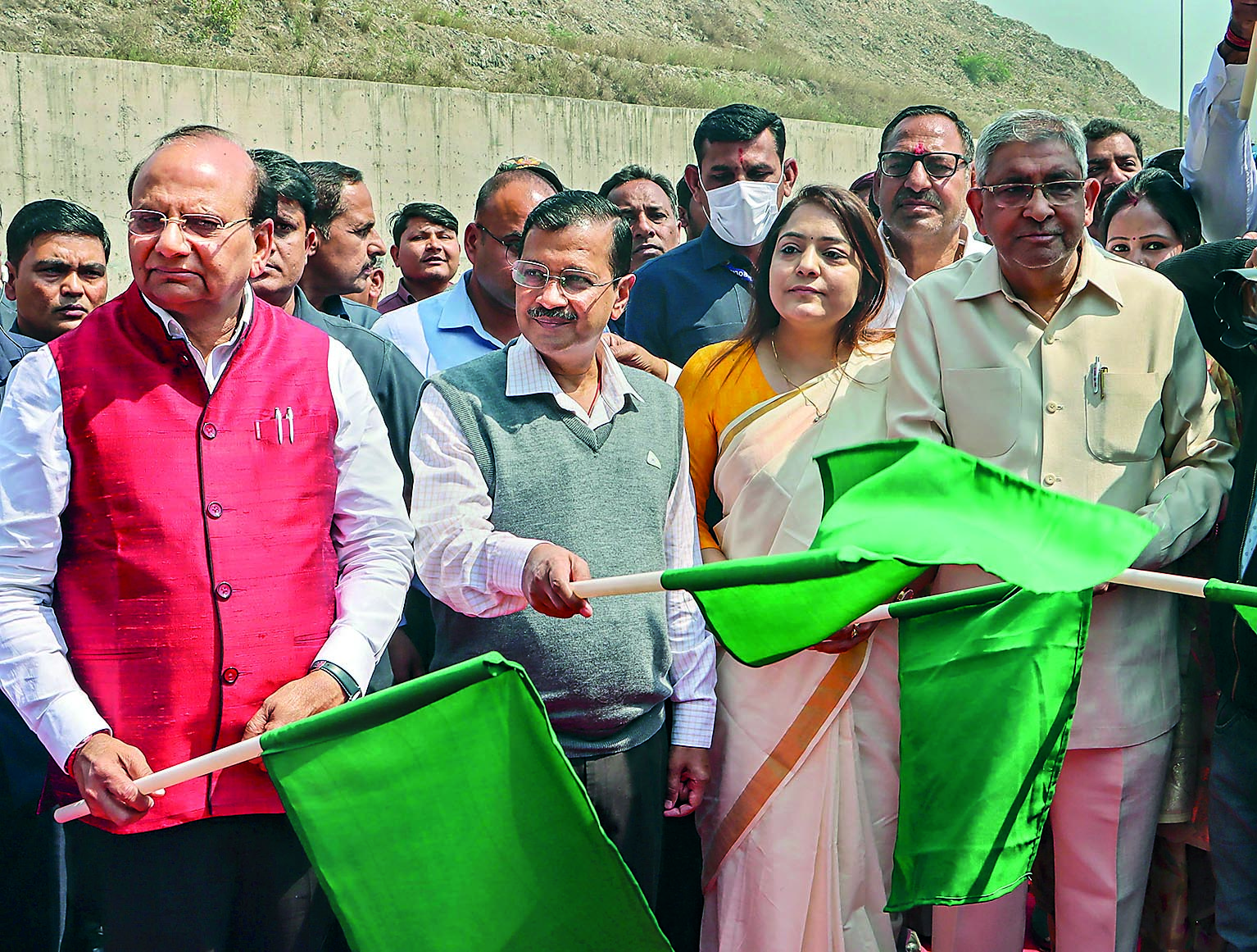 L-G and CM inaugurate engineered landfill site in S-E Delhi’s Tehkhand L-G and CM inaugurate engineered landfill site in S-E Delhi’s Tehkhand