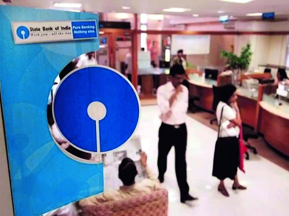 FinMin asks public sector banks to review their gold loan portfolio