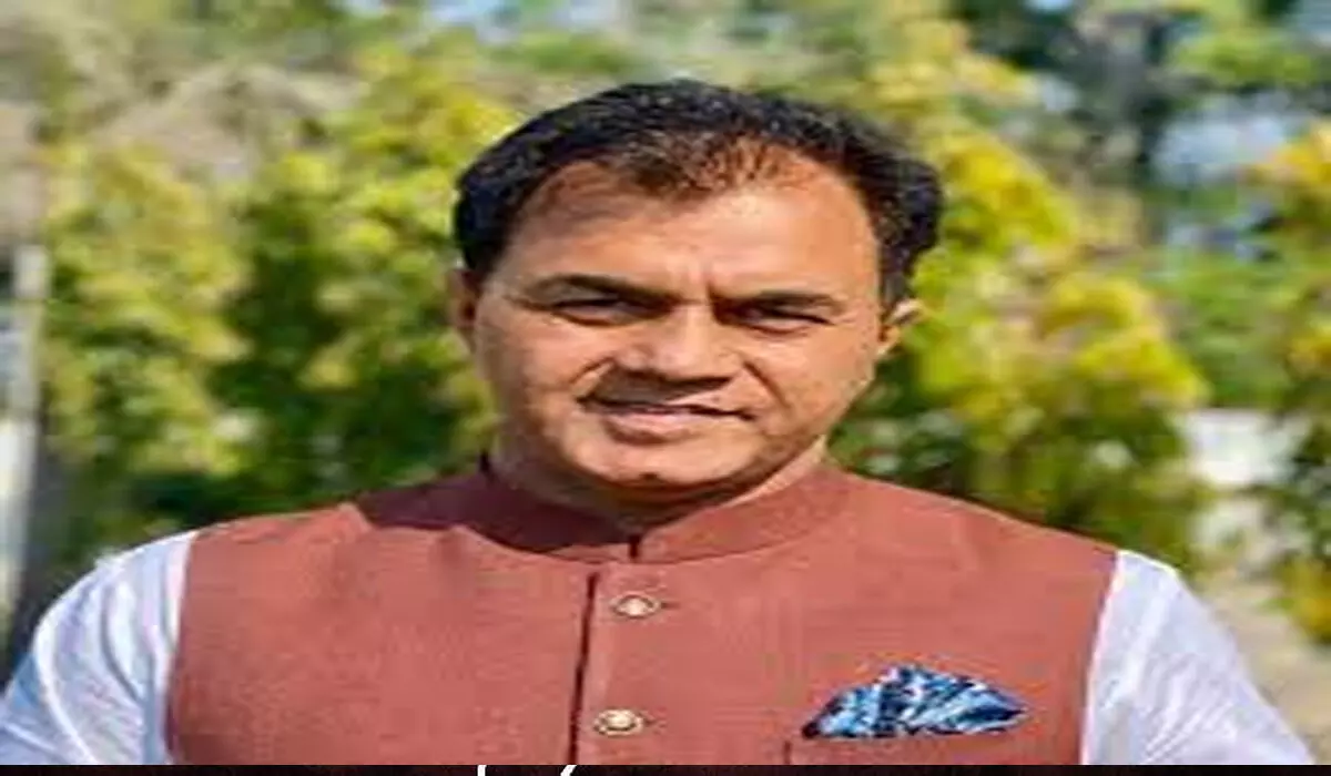 Senior Punjab Cong leader Raj Kumar Chabbewal quits party, joins AAP Senior Punjab Cong leader Raj Kumar Chabbewal quits party, joins AAP