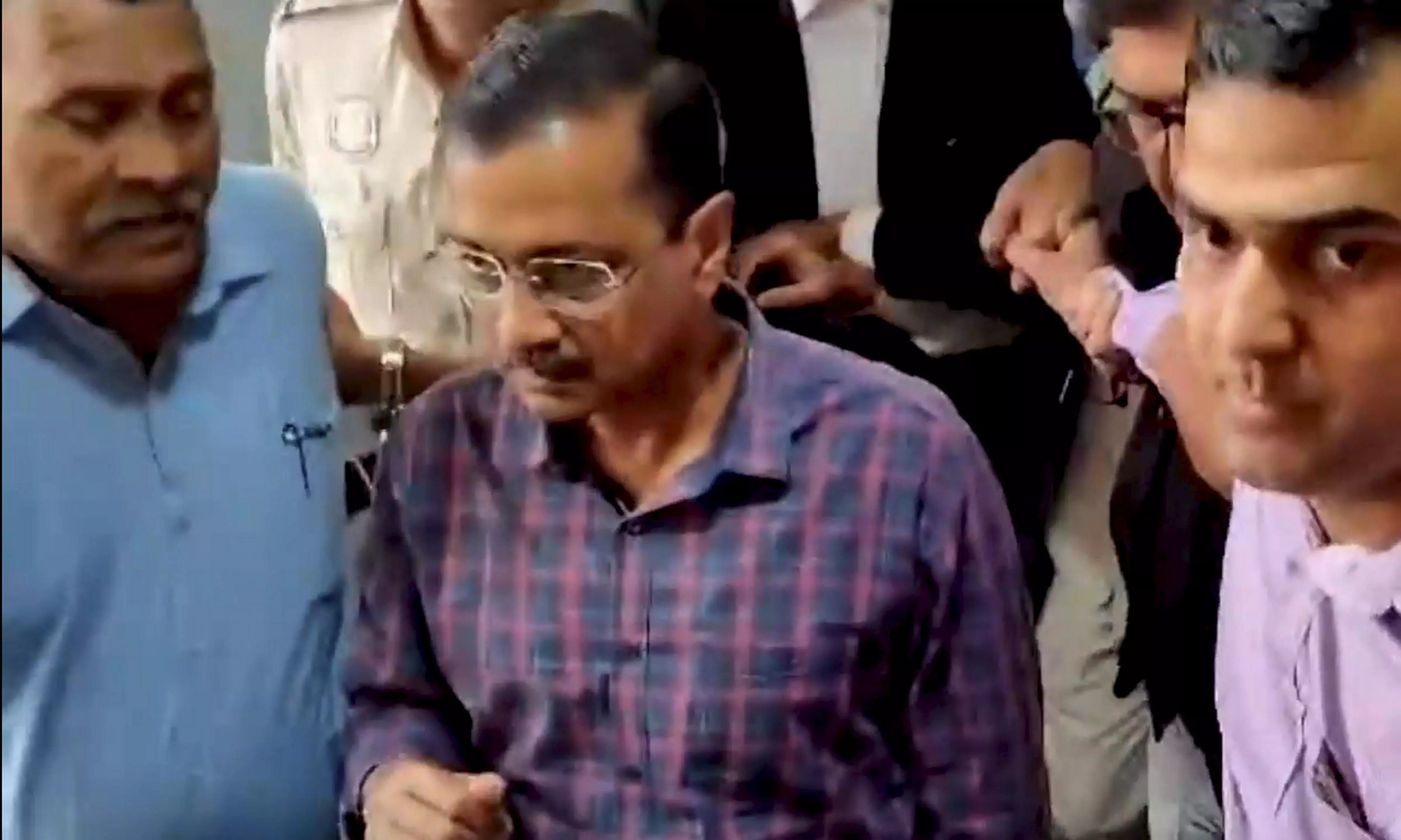 Delhi CM Arvind Kejriwal appears before court in ED summons case, gets bail Delhi CM Arvind Kejriwal appears before court in ED summons case, gets bail