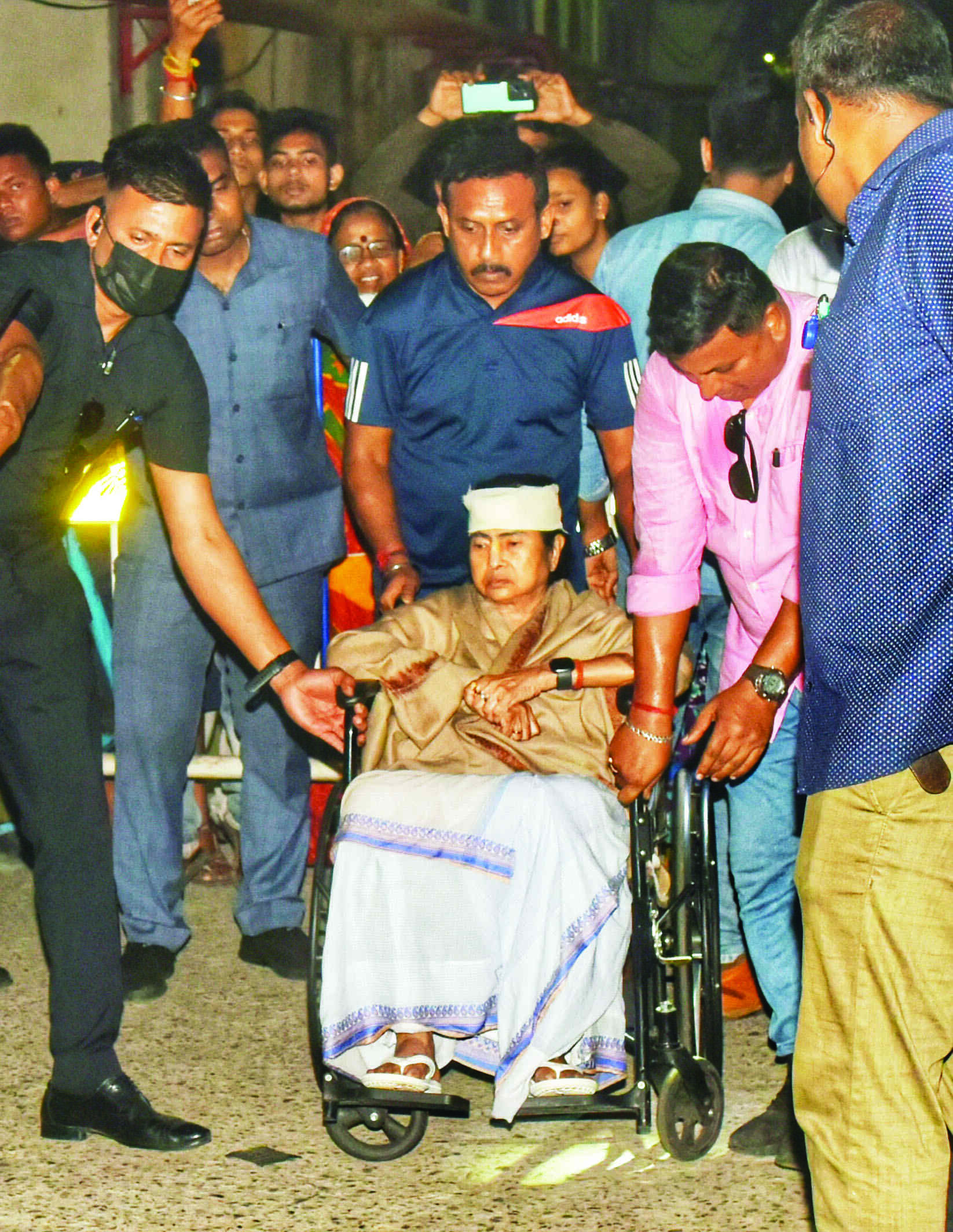 एसएसकेएम अस्पताल ने मुख्यमंत्री ममता बनर्जी के घर का दौरा किय