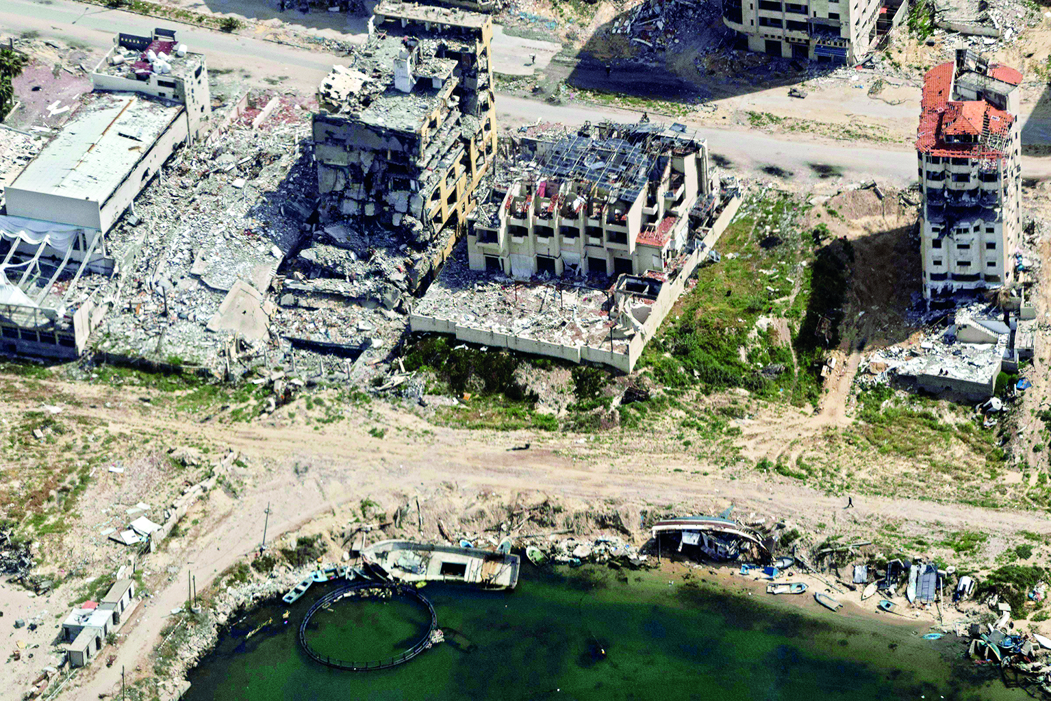 Israel launches another raid on Gaza’s main hospital, charging that Hamas has regrouped there