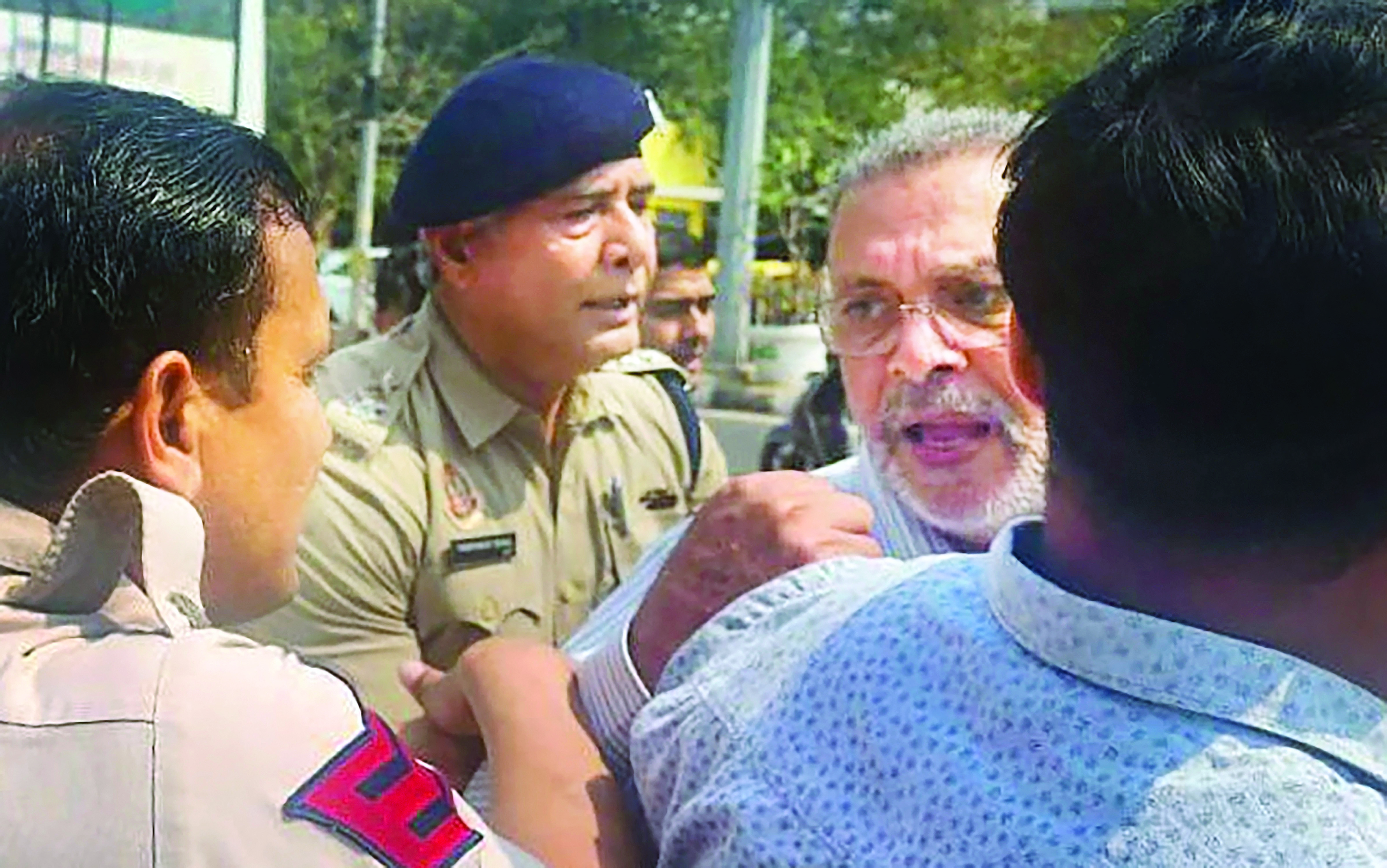AAP protests over Kejriwal’s arrest in Punjab and Haryana AAP protests over Kejriwal’s arrest in Punjab and Haryana