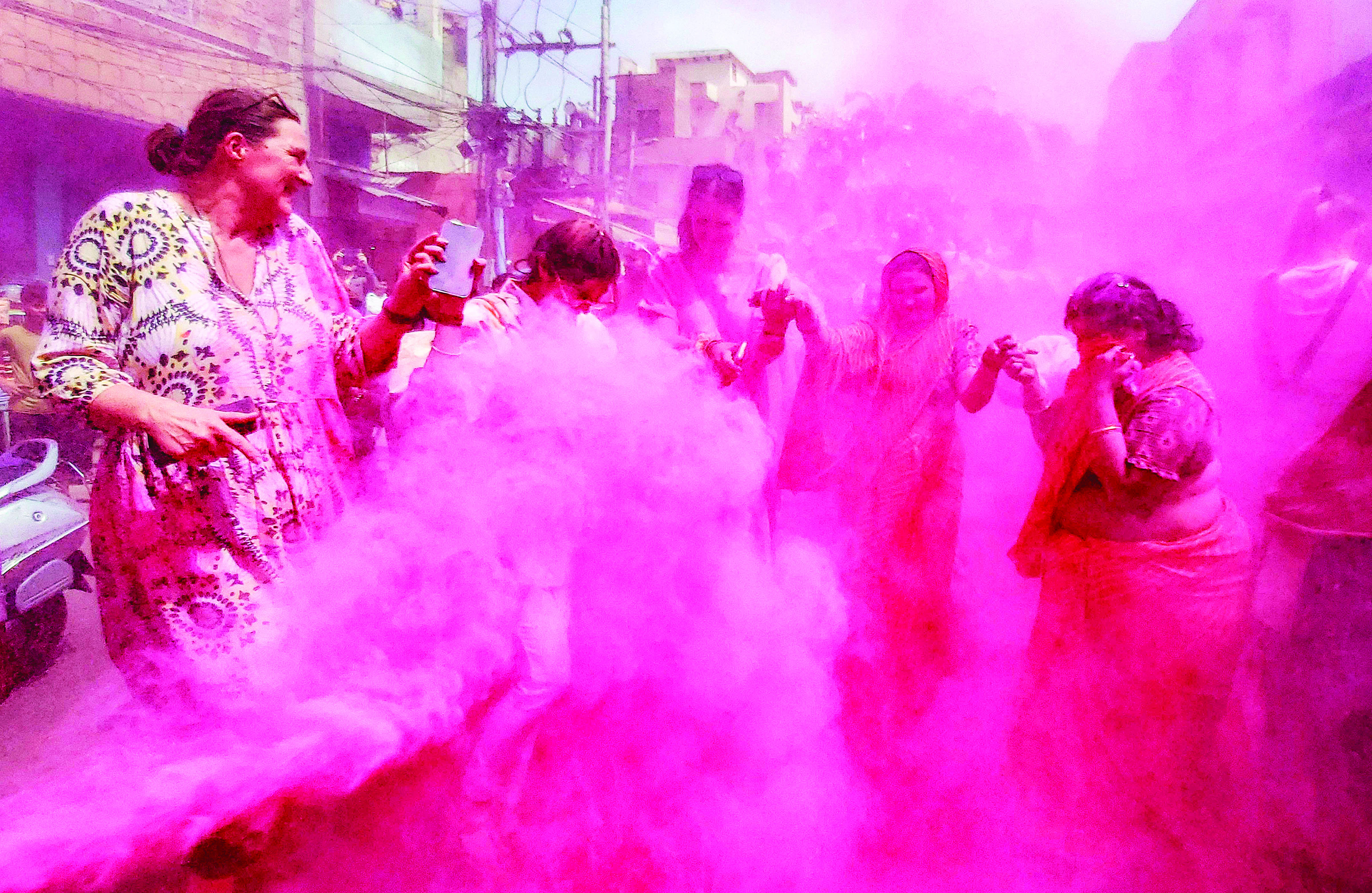 UP: Mosques covered with tarpaulin ahead of Holi