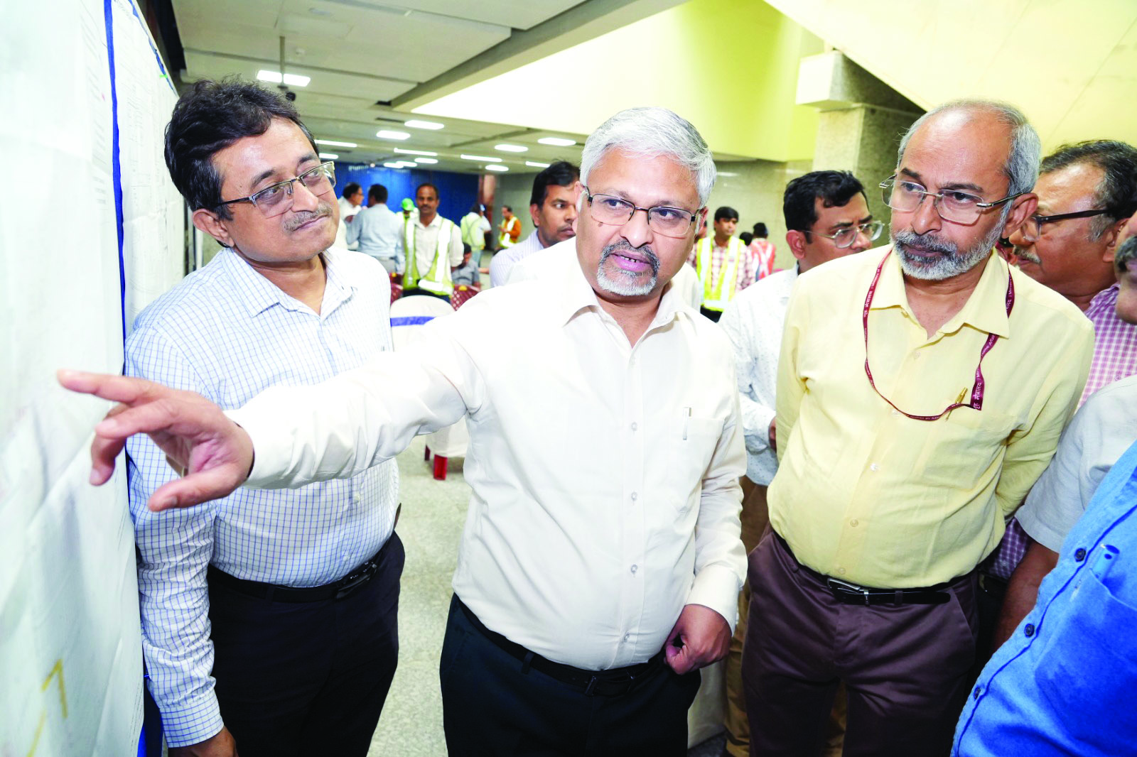 Railway plans to build subway at Howrah Station Railway plans to build subway at Howrah Station