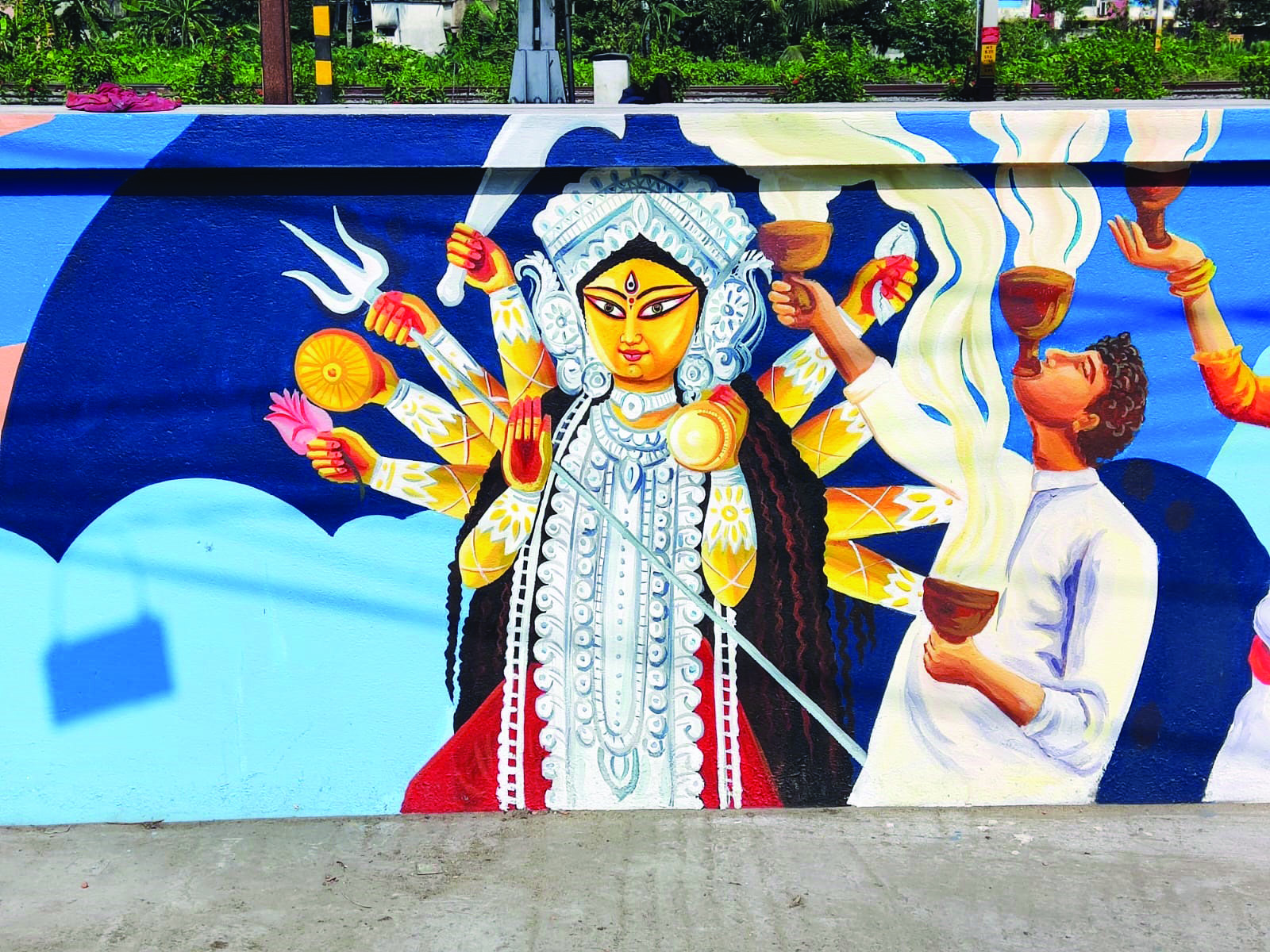 Barrackpore Railway Stn walls transformed into colourful homage to history & culture