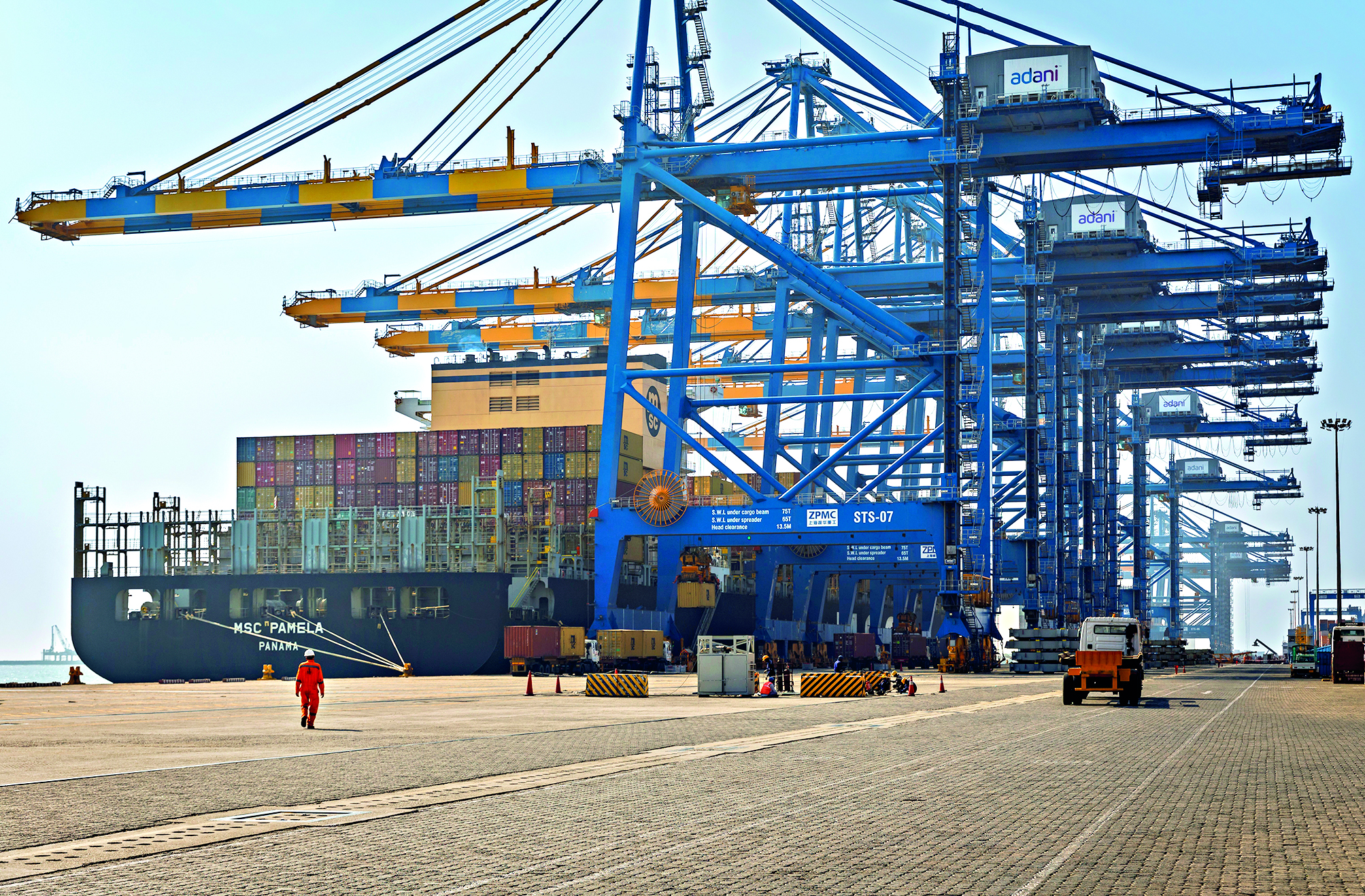Adani Ports to acquire 95% stake in Gopalpur Ports for `1,349 cr Adani Ports to acquire 95% stake in Gopalpur Ports for `1,349 cr