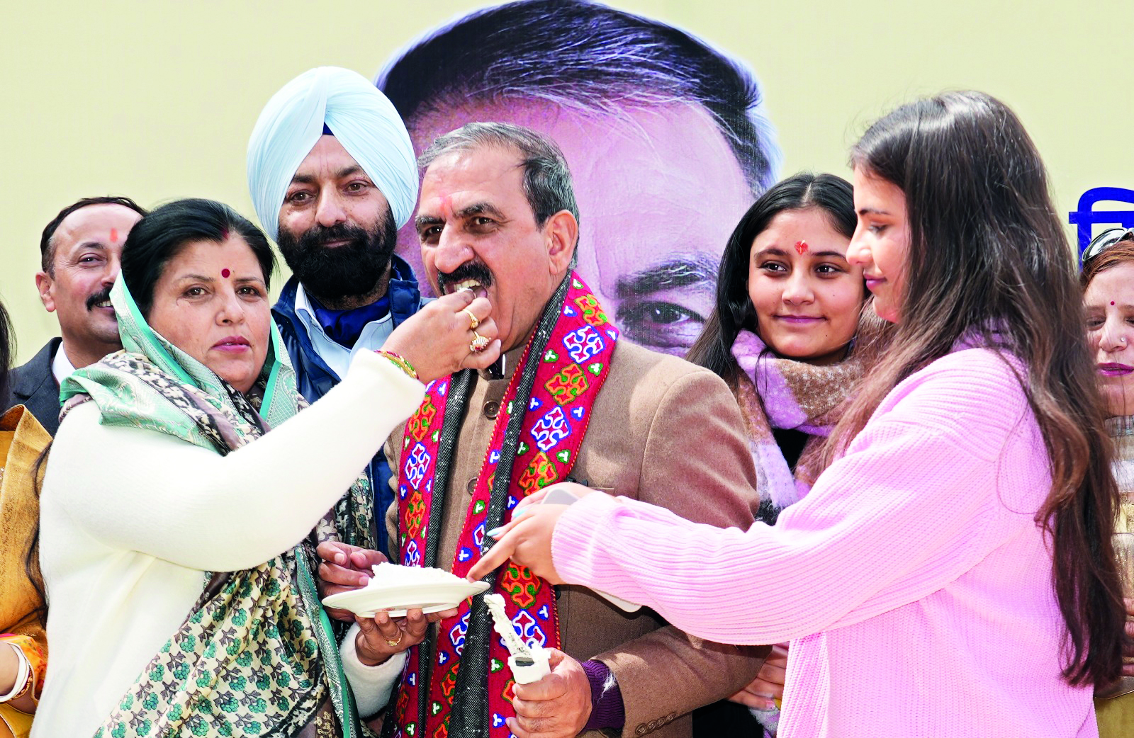 Chief Minister Sukhu celebrates birthday, ministers & MLAs join him Chief Minister Sukhu celebrates birthday, ministers & MLAs join him