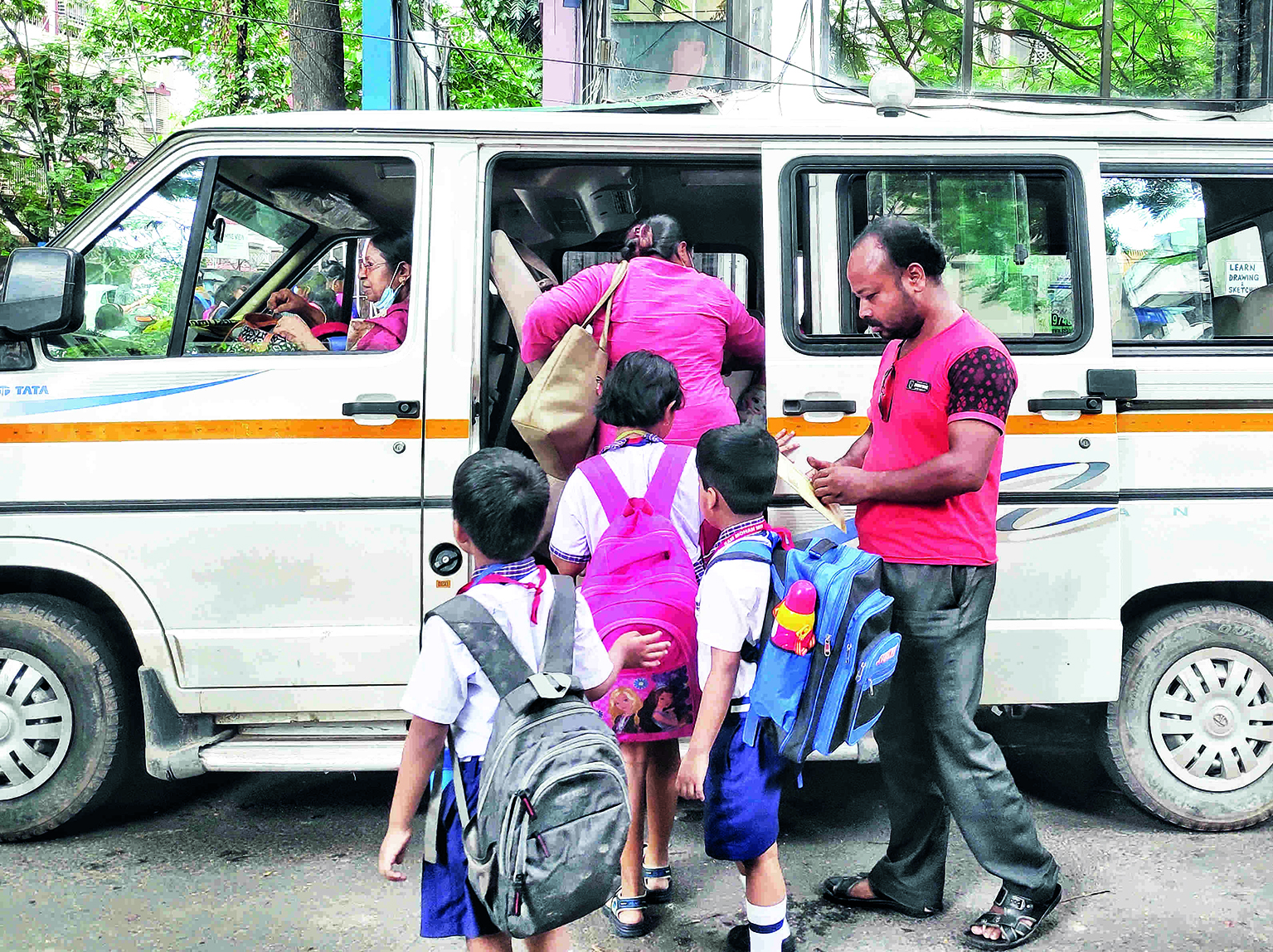 ‘Number of parents choosing to send their wards to school in pool cars increased by 10%’ ‘Number of parents choosing to send their wards to school in pool cars increased by 10%’