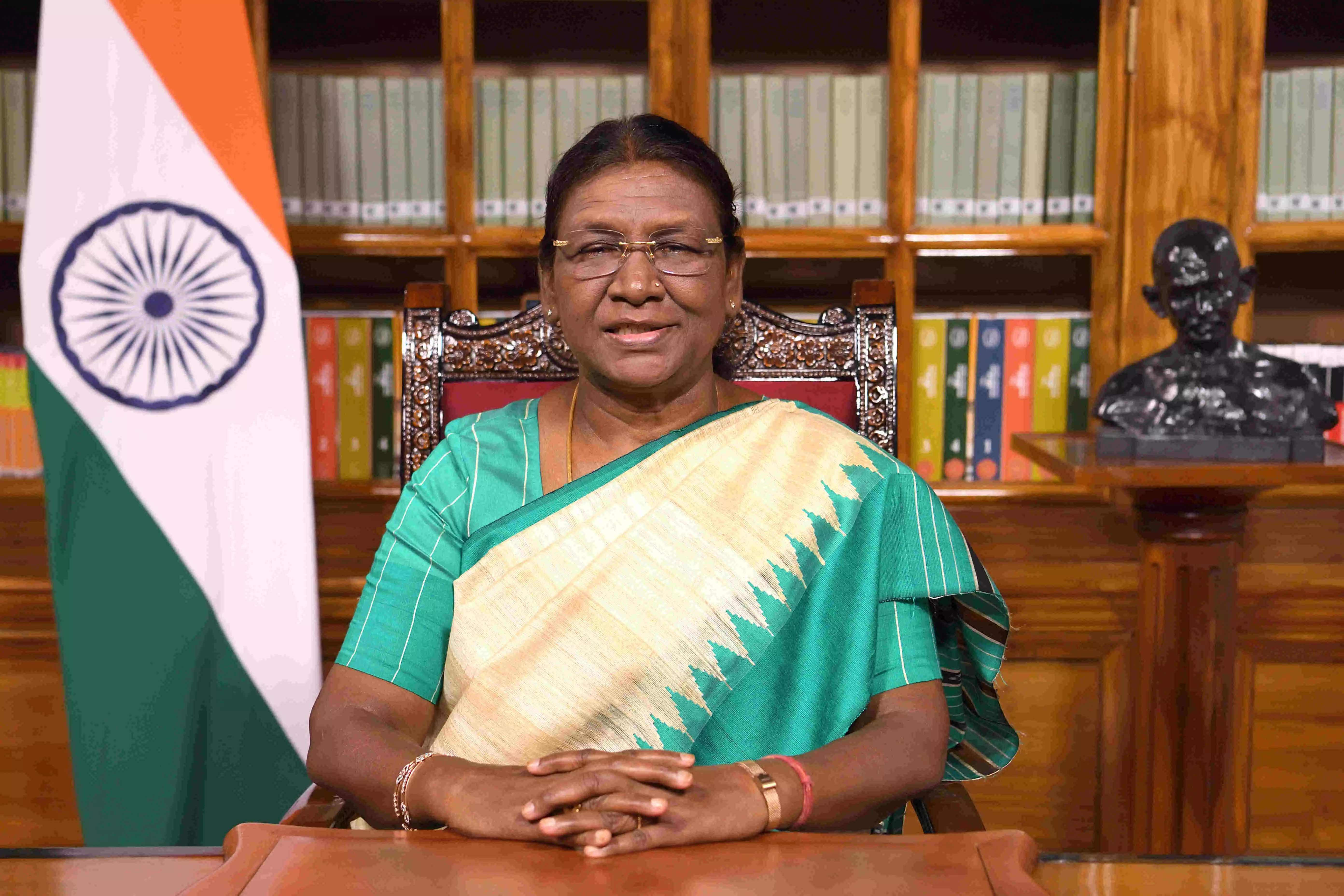 President Murmu condoles loss of lives in J&K road accident President Murmu condoles loss of lives in J&K road accident