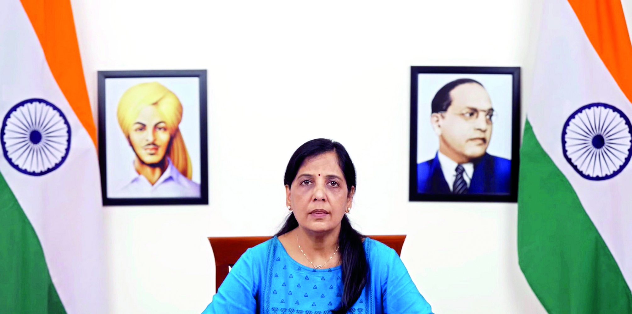Kejriwal’s wife launches WhatsApp campaign to garner support for CM