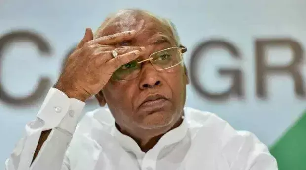 Congress will usher in Rozgar Kranti: Mallikarjun Kharge Congress will usher in Rozgar Kranti: Mallikarjun Kharge