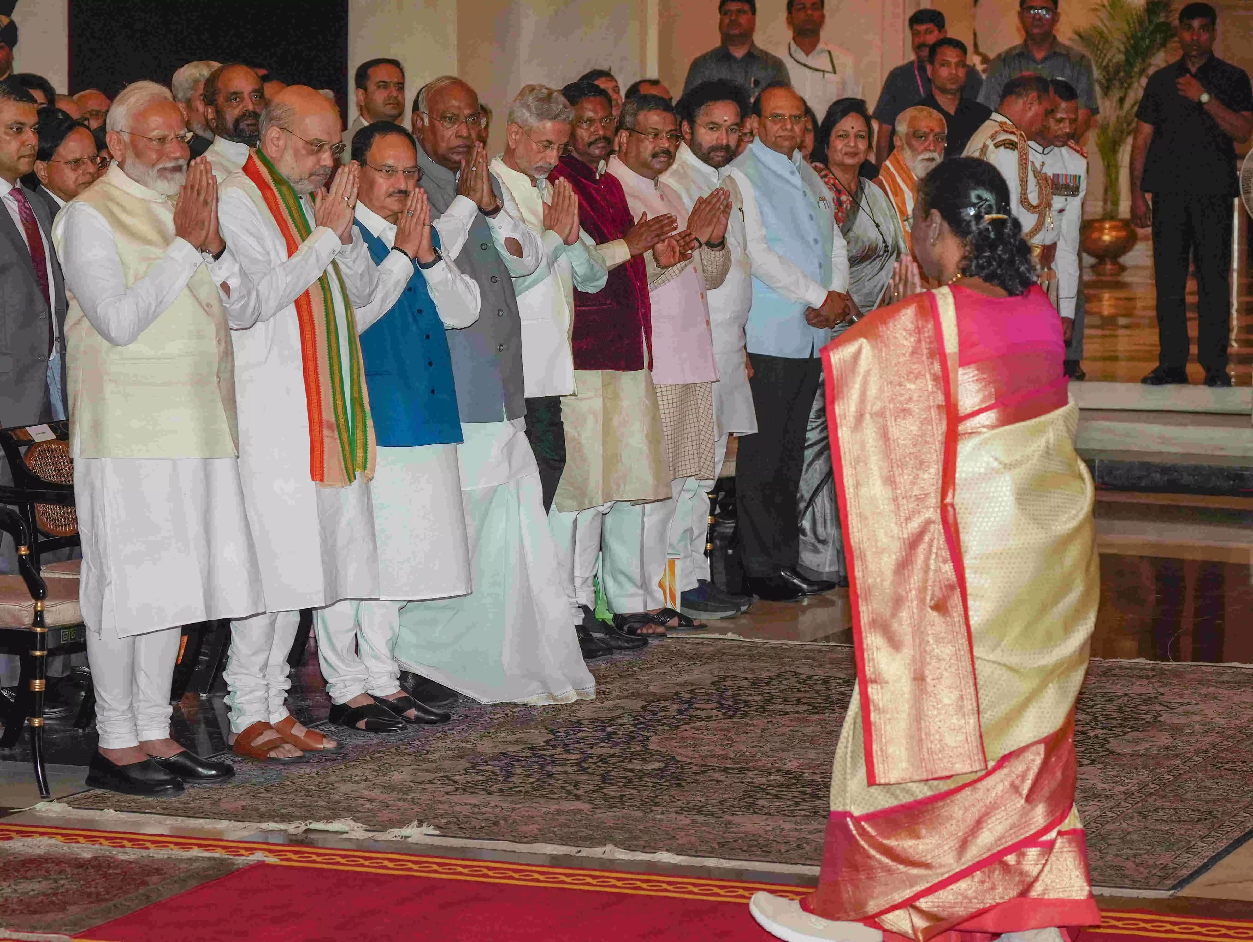 President Murmu confers Bharat Ratna on L K Advani