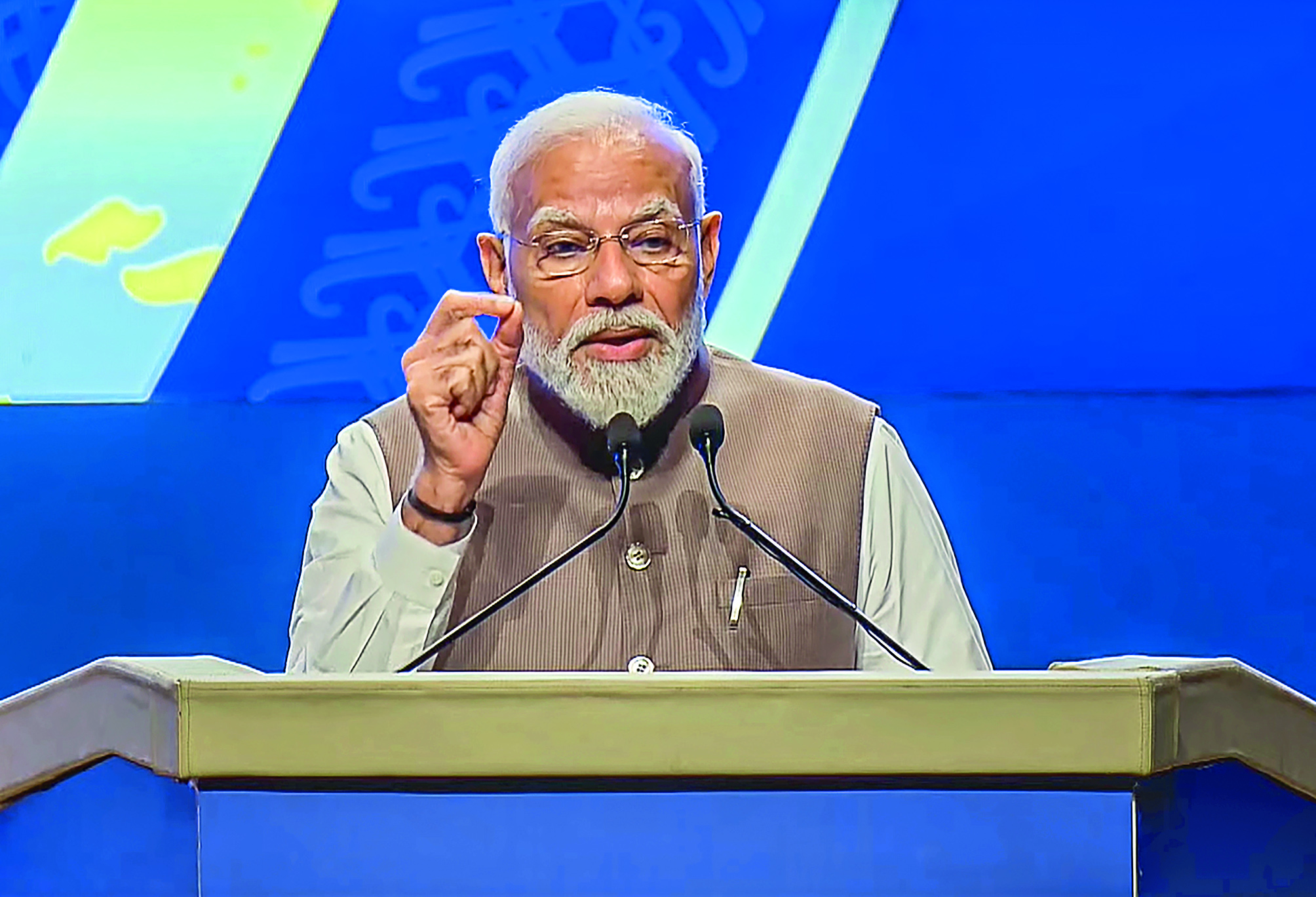 PM calls for greater economic self-reliance in next 10 years