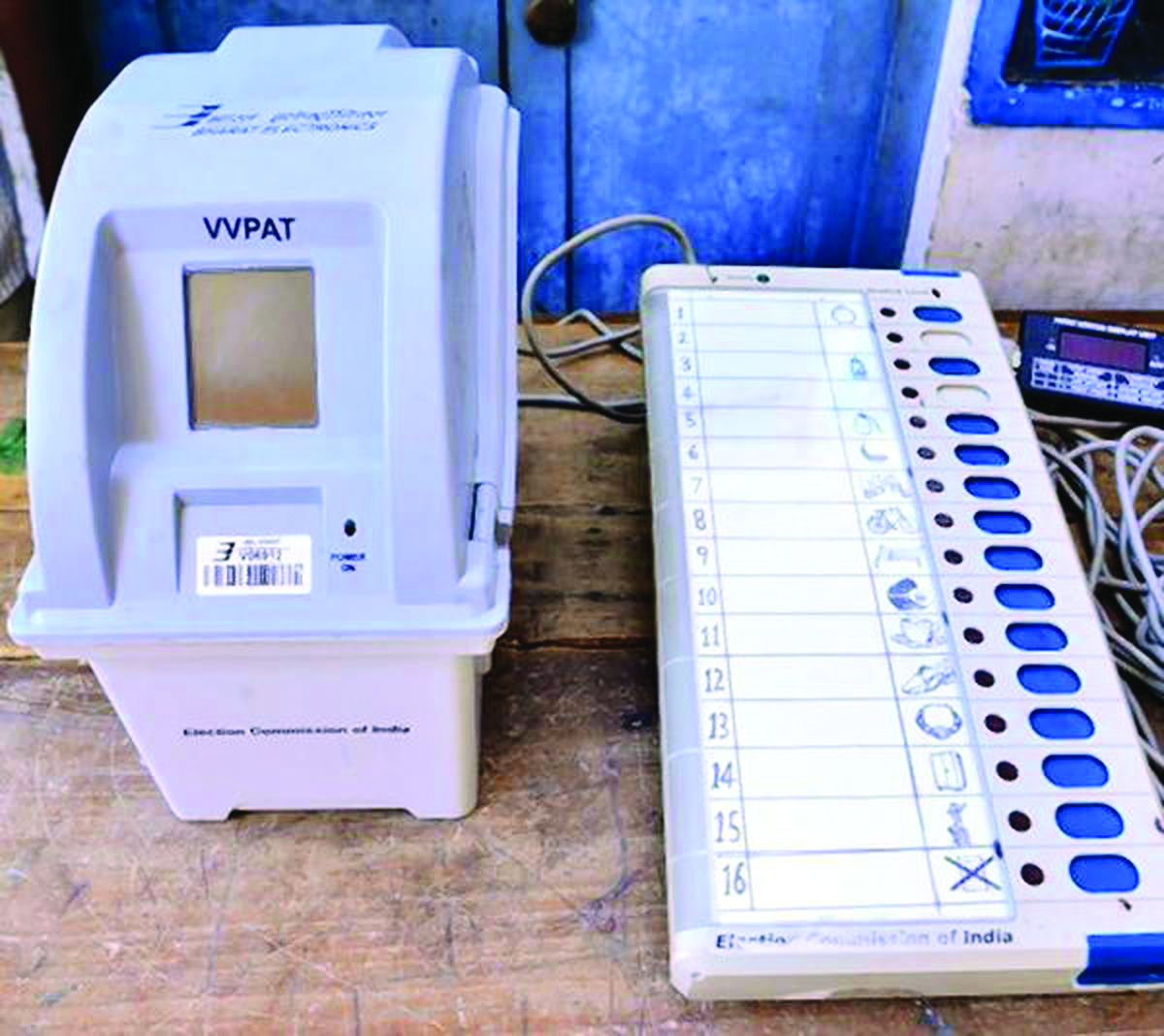 SC issues notice to EC, Centre on plea for 100% tally of VVPAT slips