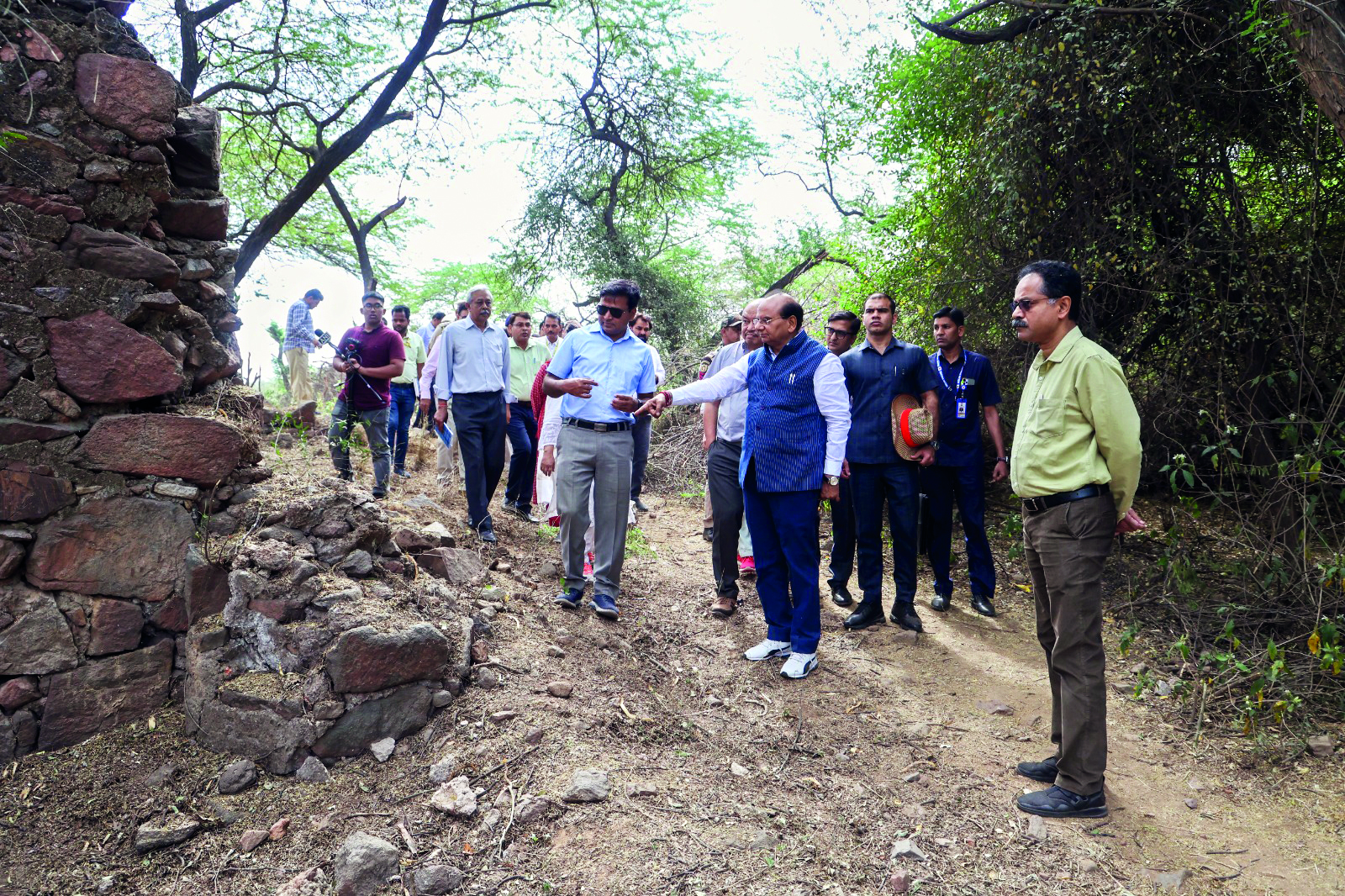 L-G Saxena visits Sanjay Van, Mehrauli Archaeological Park L-G Saxena visits Sanjay Van, Mehrauli Archaeological Park