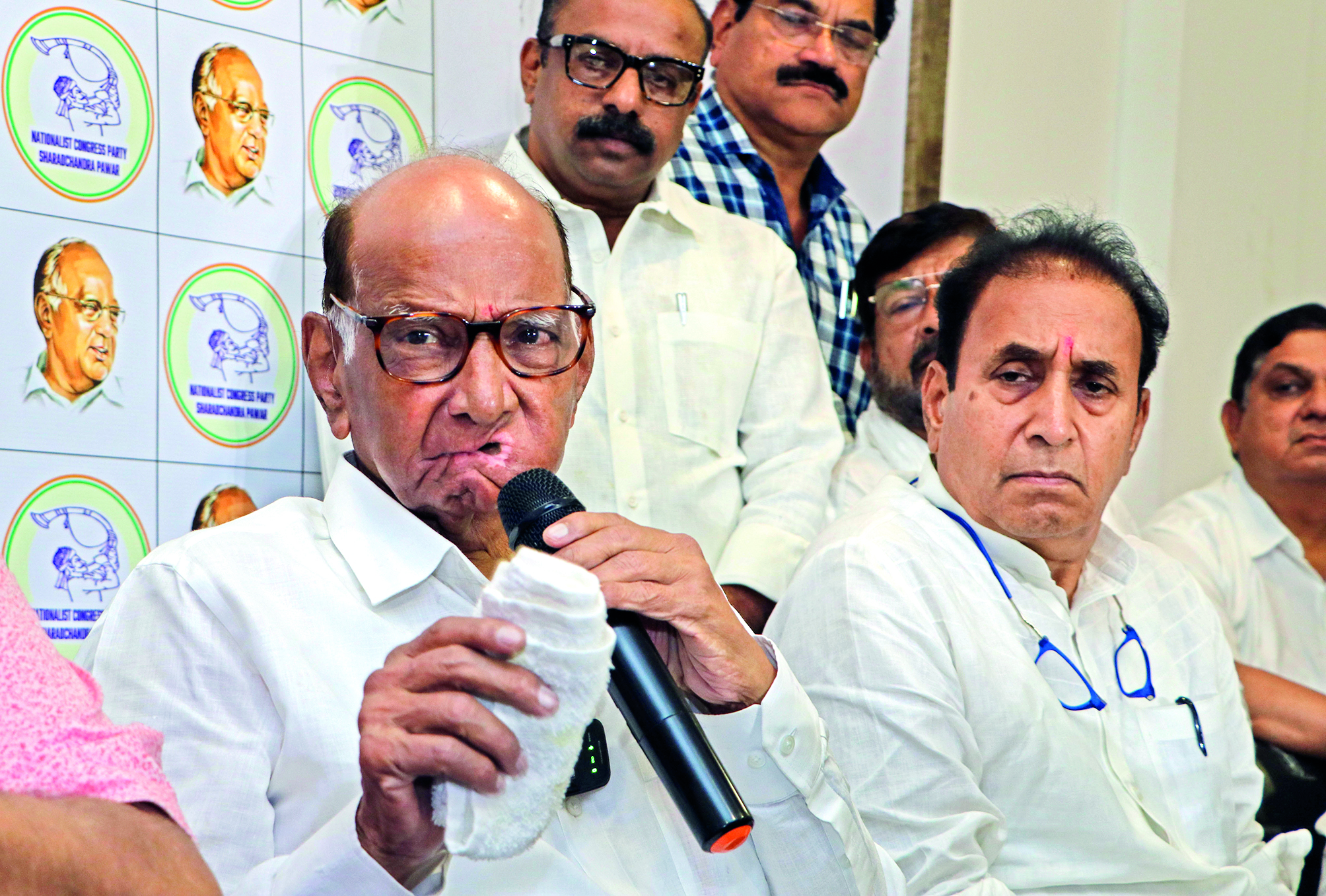 People’s mood is against PM, claims Sharad Pawar; slams Centre over China People’s mood is against PM, claims Sharad Pawar; slams Centre over China